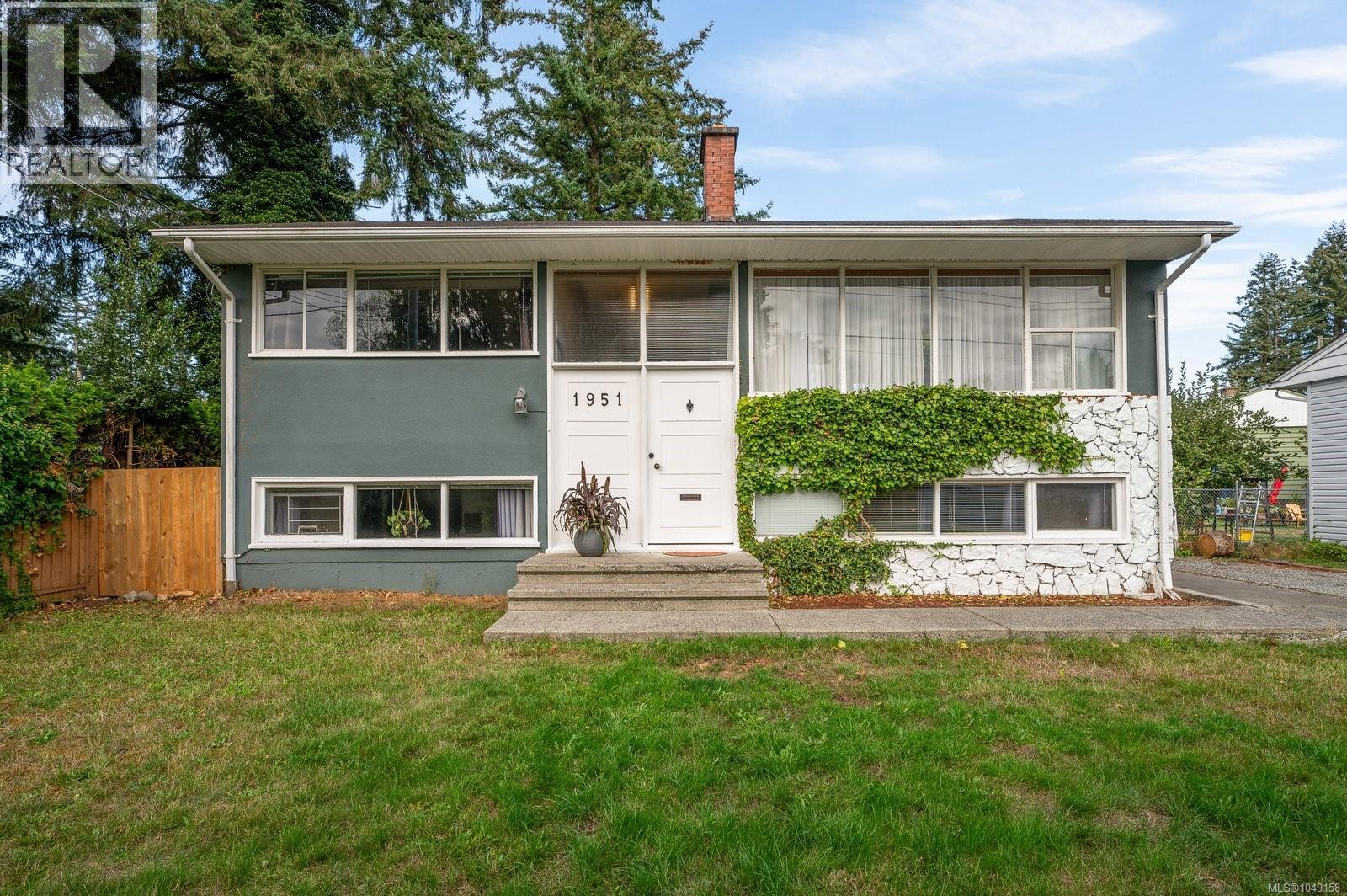 1951 Hallen Ave Property Photo 1