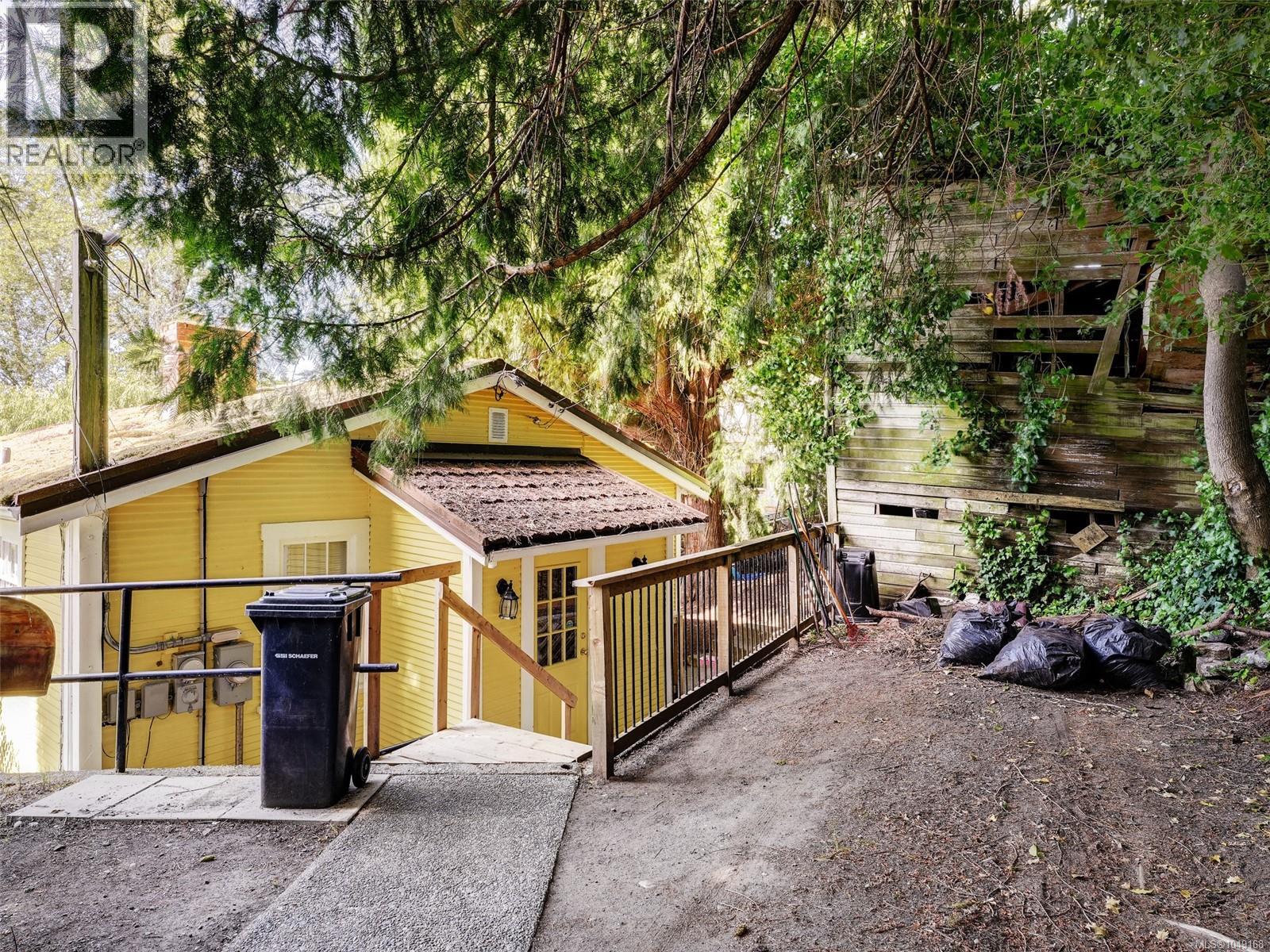 1167 Goldstream Ave Property Photo 22