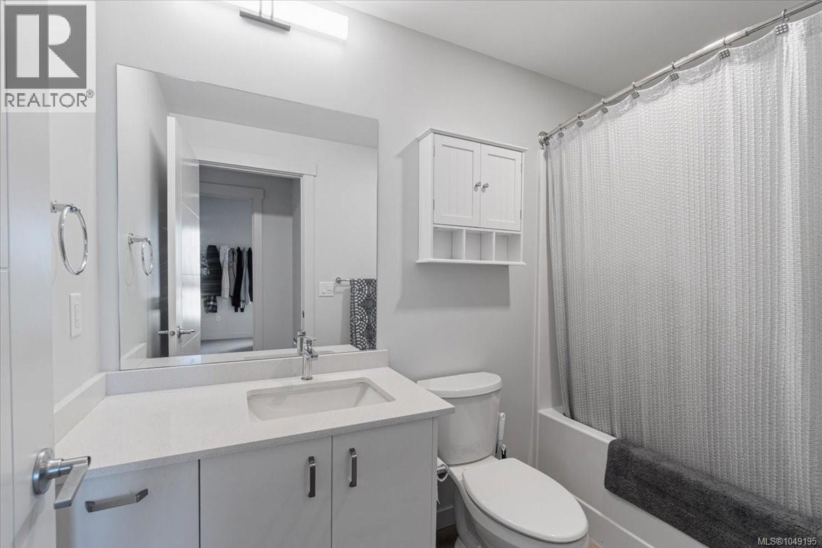 311 120 Jensen Ave W Property Photo 8