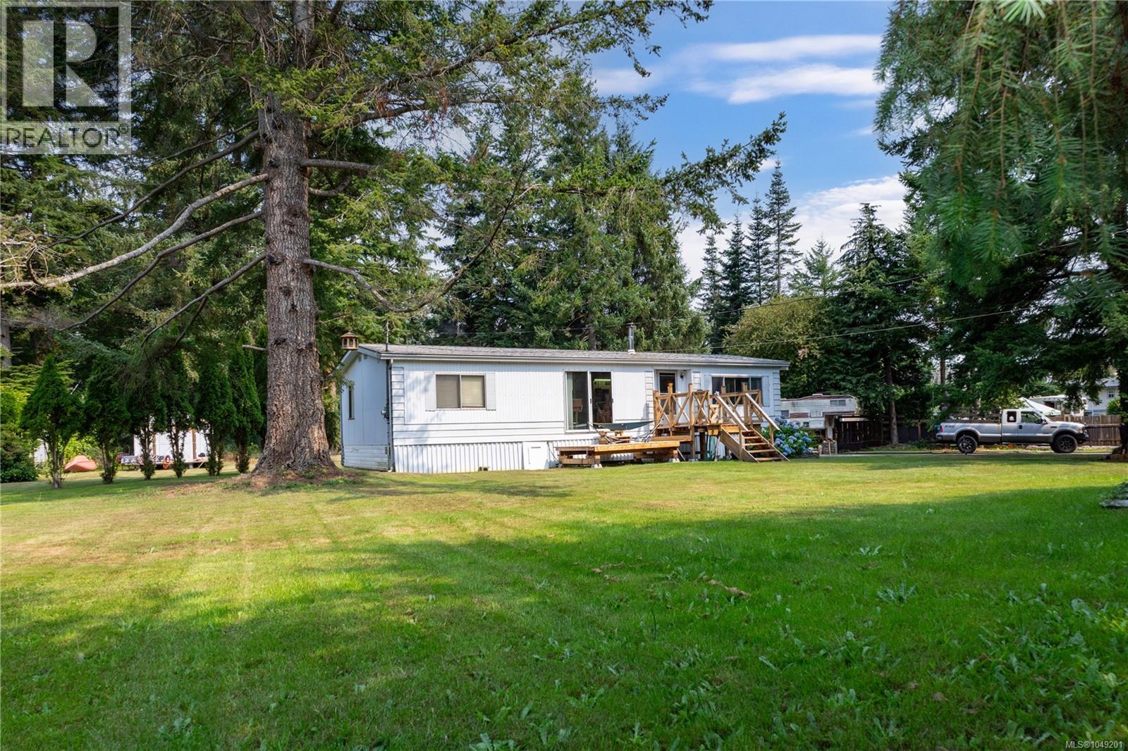 64 Seabreeze Dr Property Photo 1