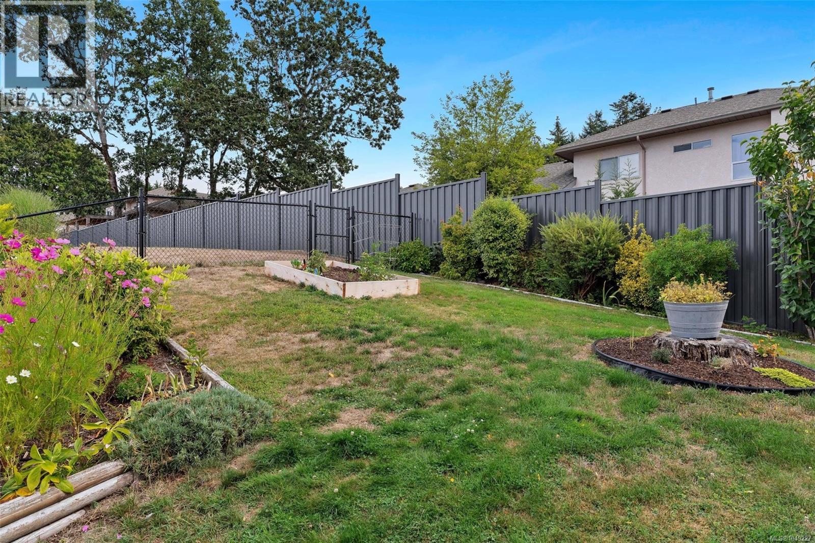 58 1927 Tzouhalem Rd Property Photo 38
