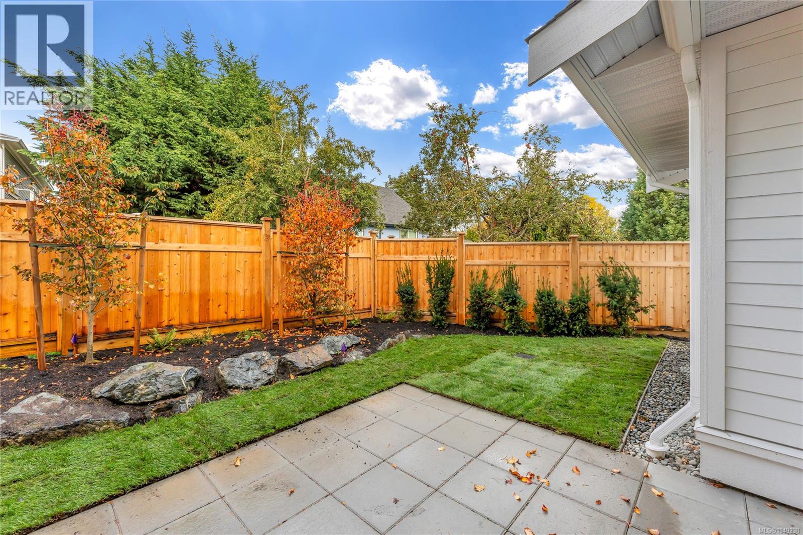3 3098 Washington Ave Property Photo 4