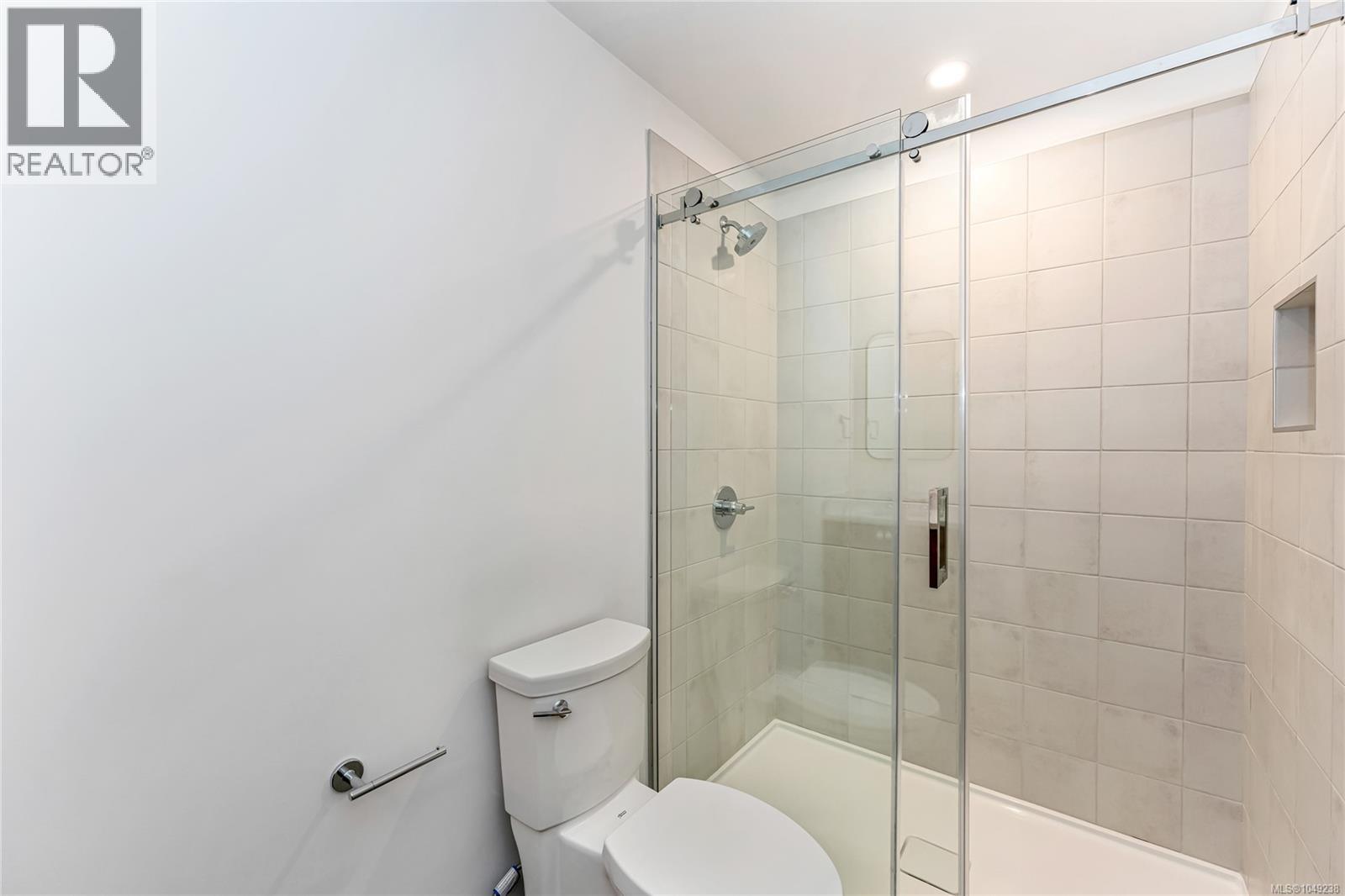 3 3098 Washington Ave Property Photo 10