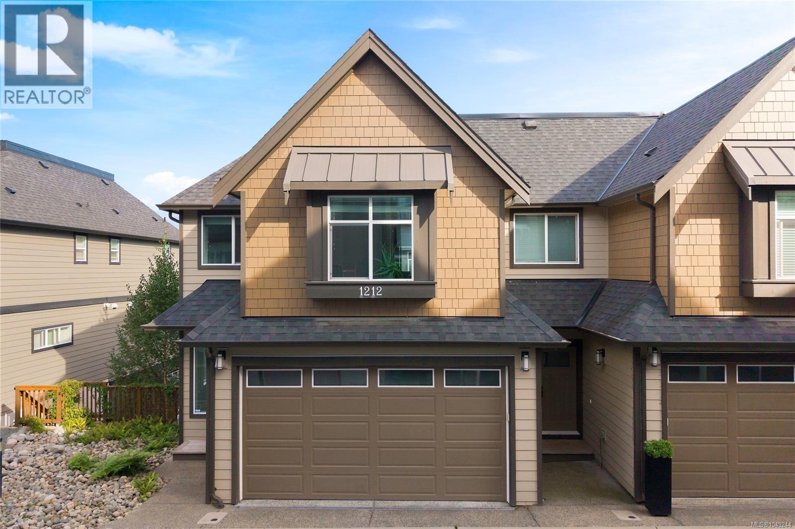 1212 Moonstone Loop Property Photo 2