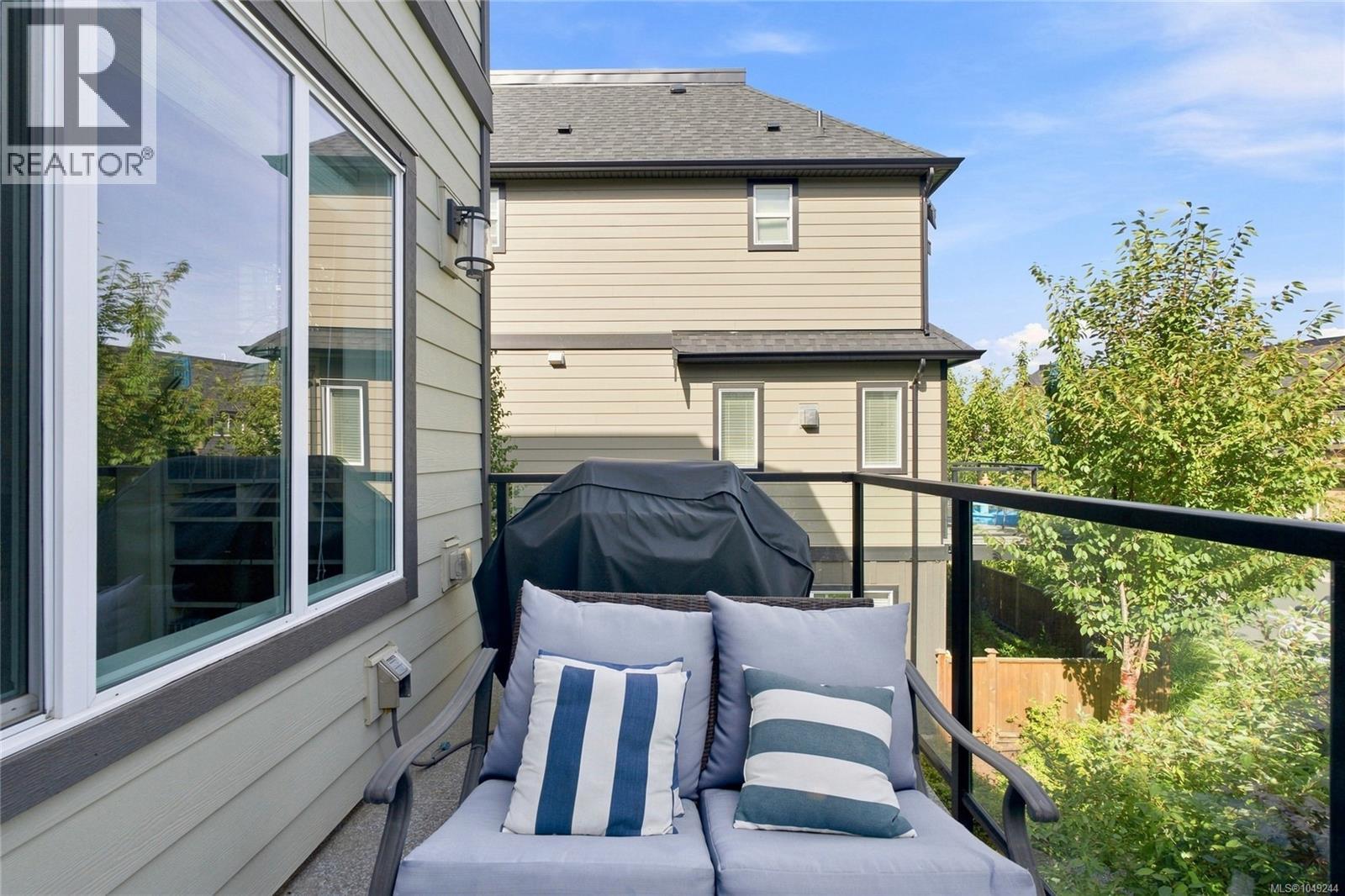 1212 Moonstone Loop Property Photo 16