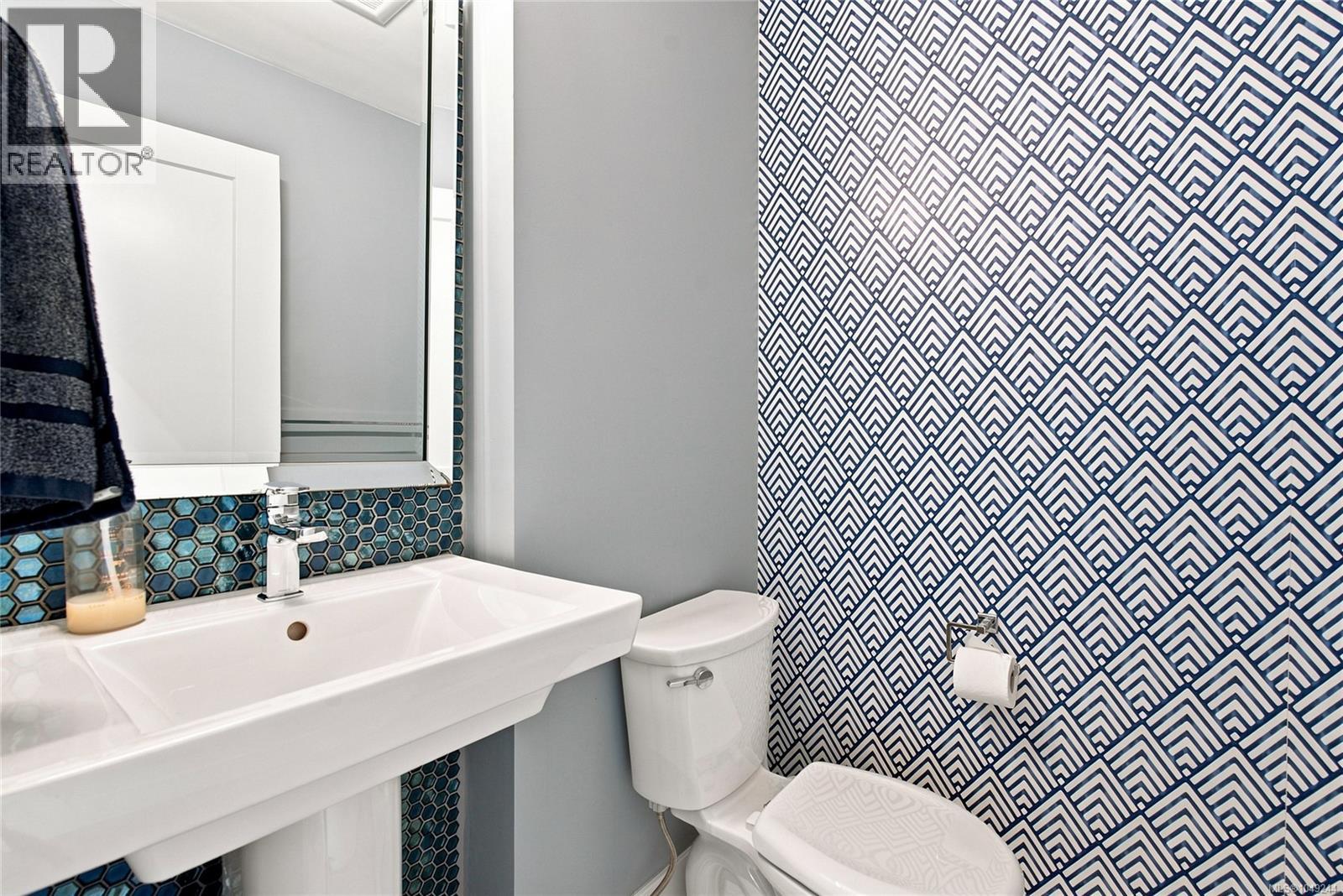 1212 Moonstone Loop Property Photo 18