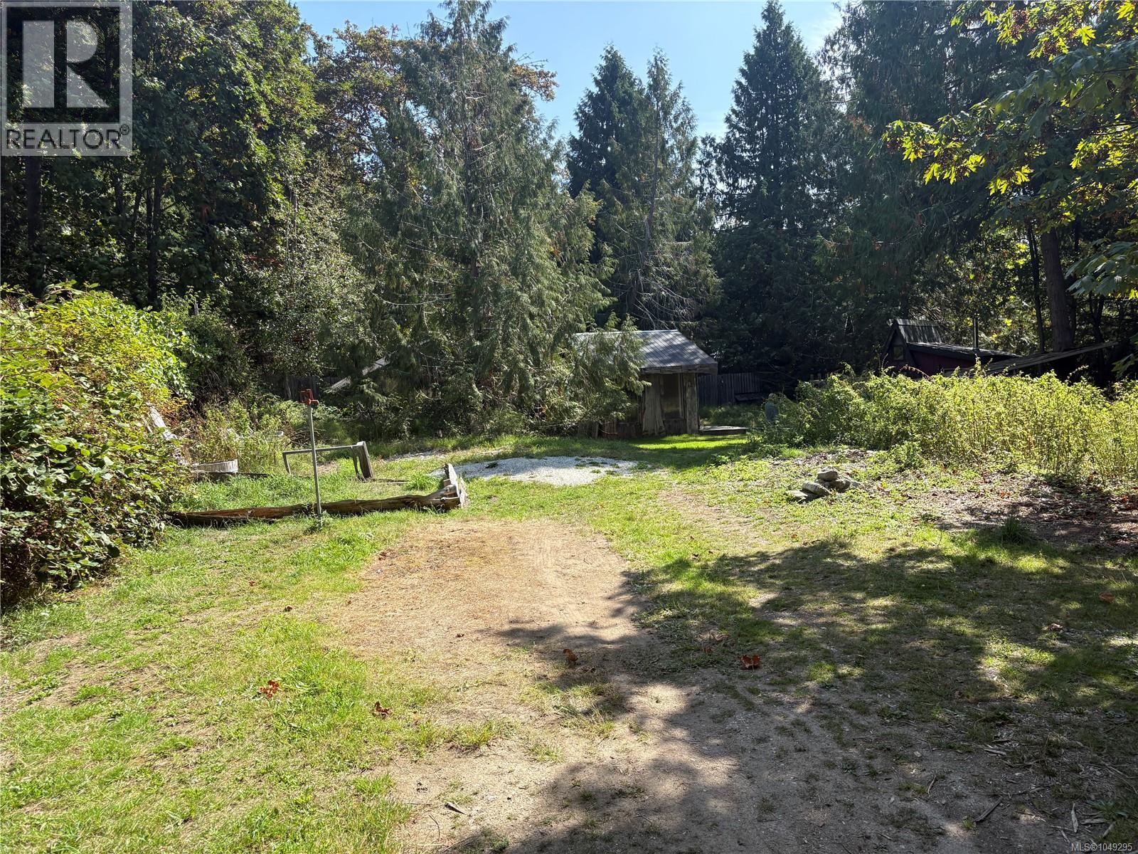 215 Head St Property Photo 23