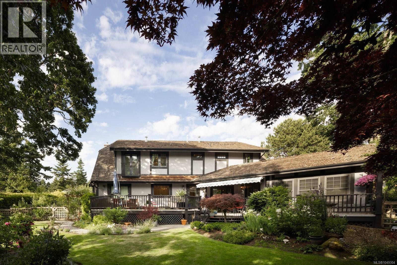 2773 Arbutus Rd Property Photo 45
