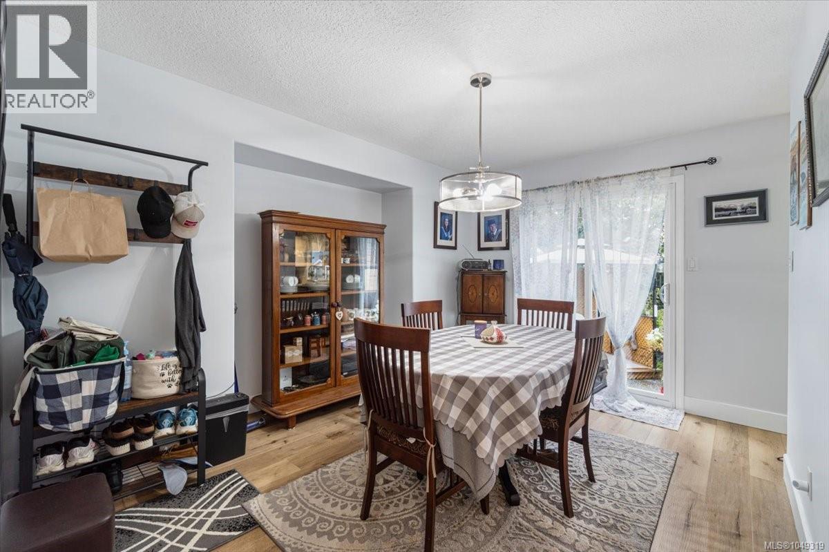 2107 Aaron Way Property Photo 9