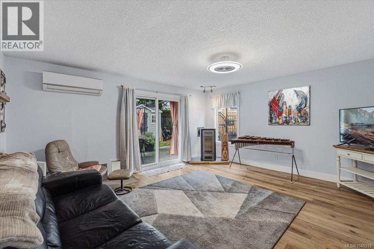 2107 Aaron Way Property Photo 11