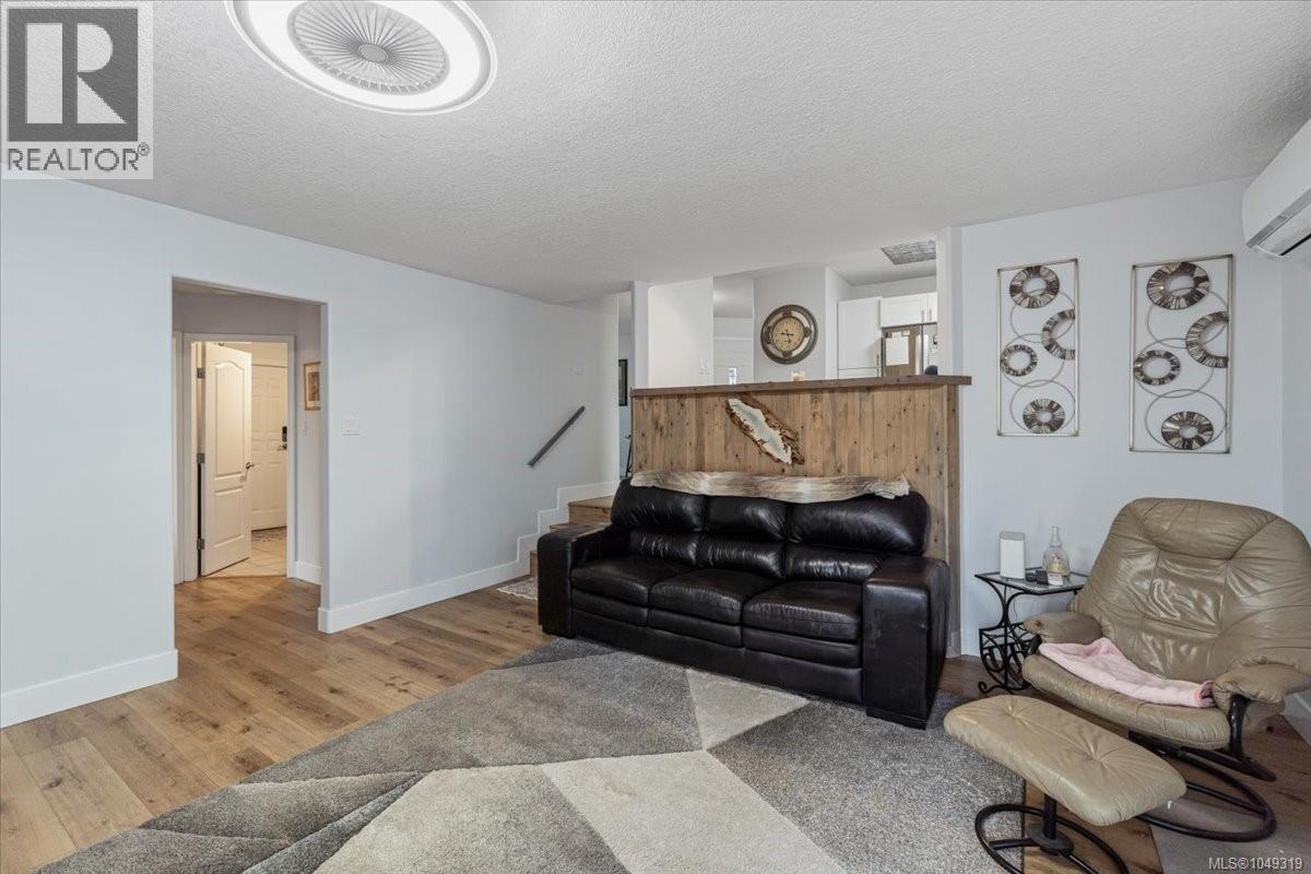 2107 Aaron Way Property Photo 12