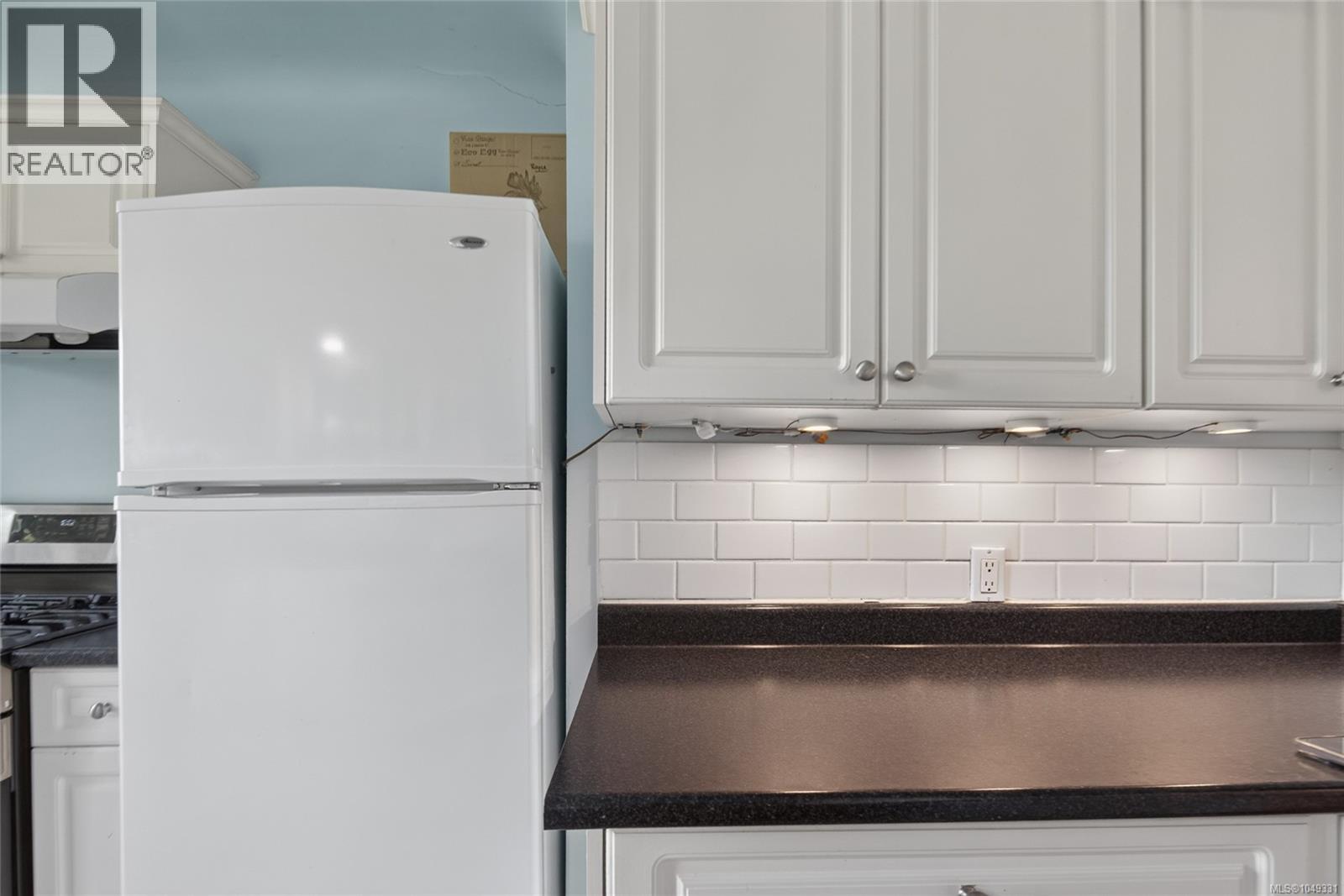 930 Wharncliffe Rd Property Photo 18