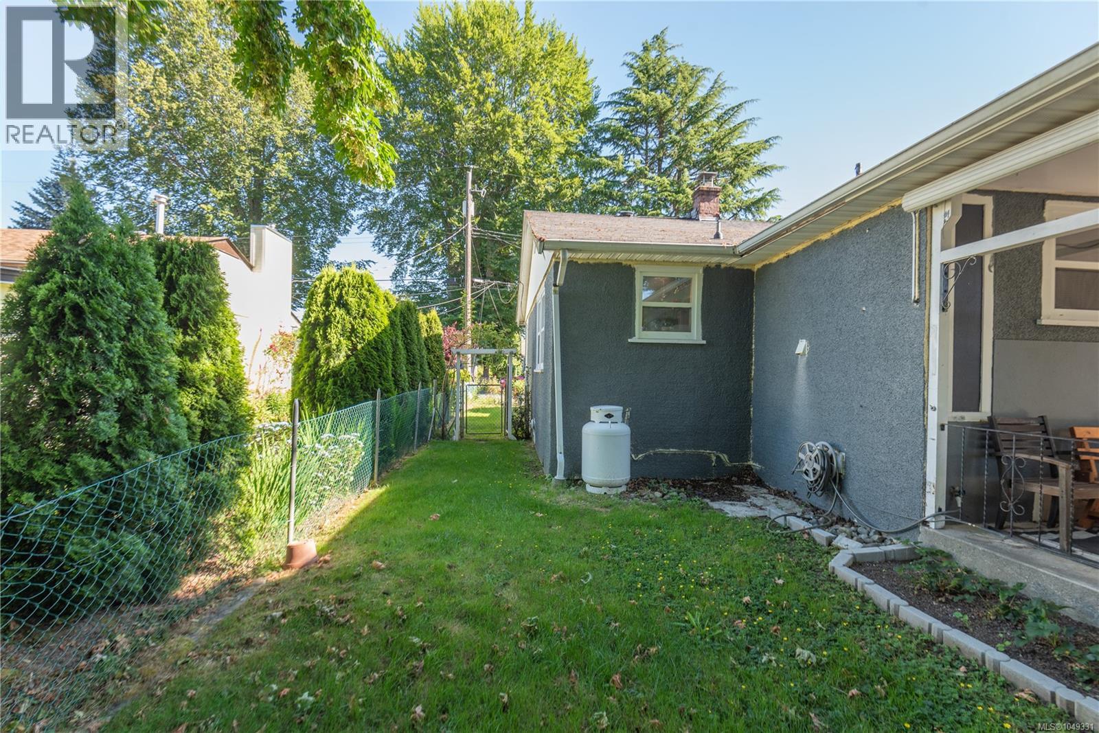 930 Wharncliffe Rd Property Photo 43