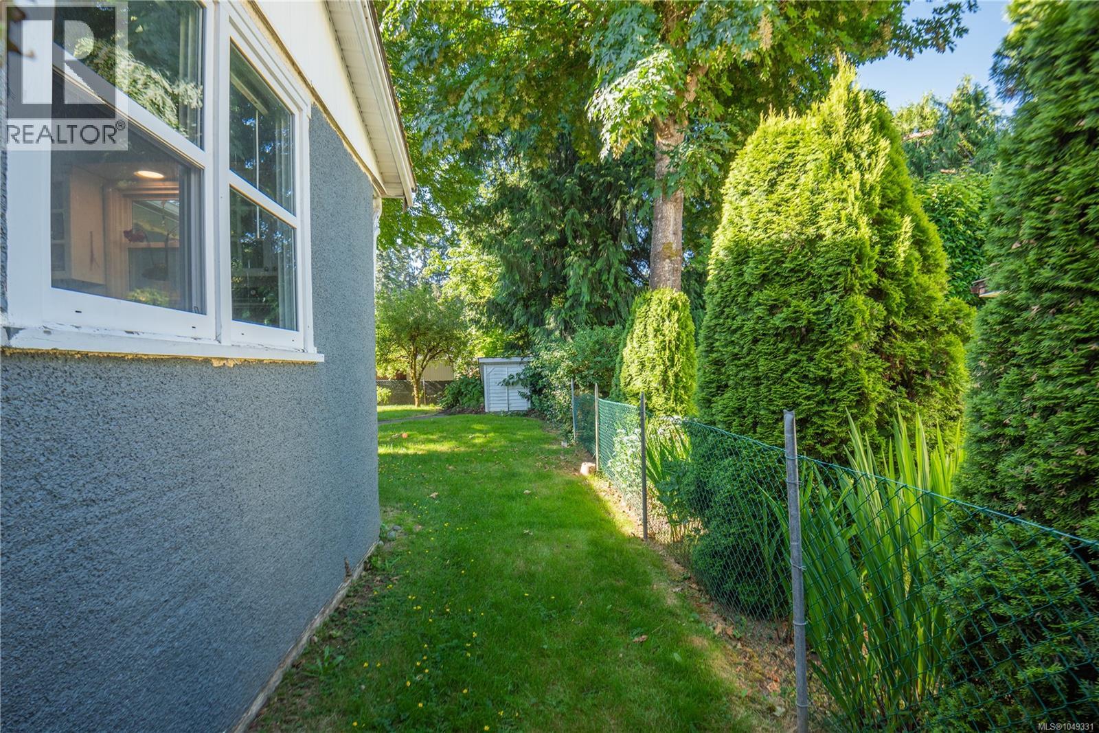 930 Wharncliffe Rd Property Photo 44