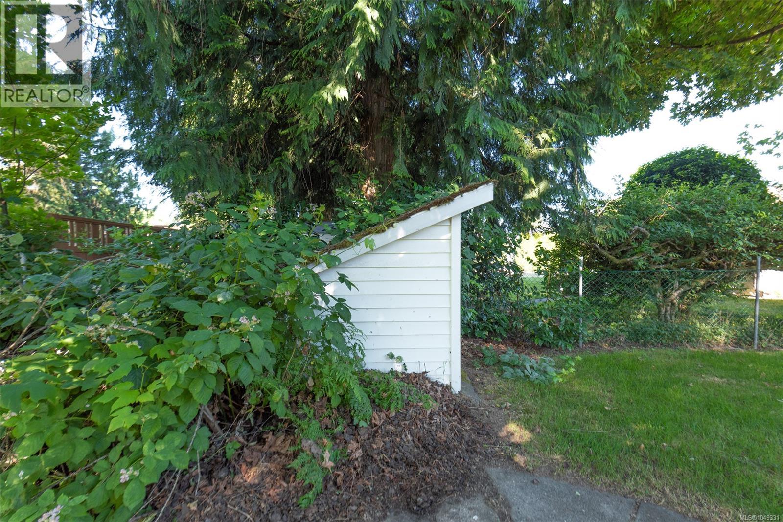 930 Wharncliffe Rd Property Photo 49