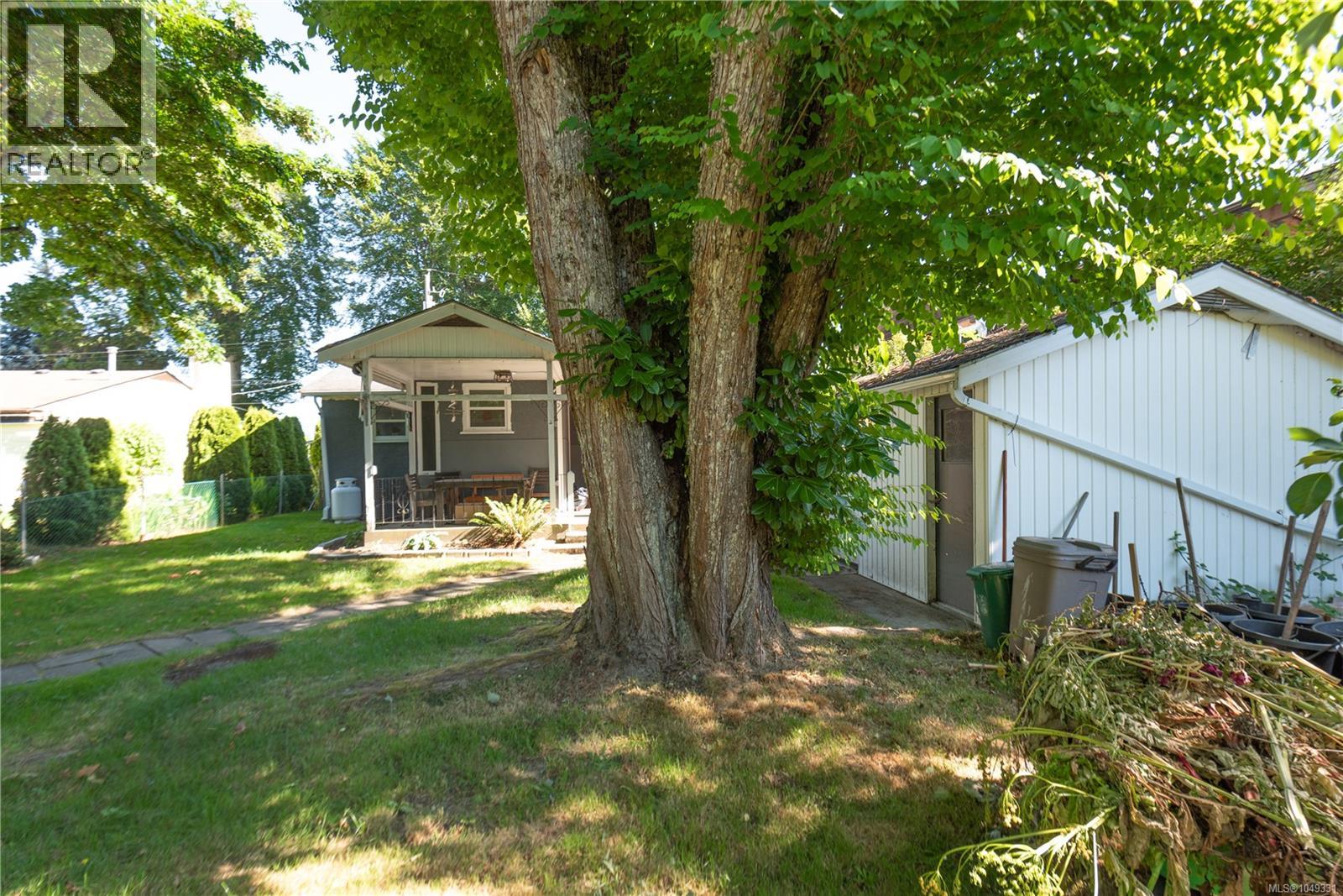 930 Wharncliffe Rd Property Photo 50
