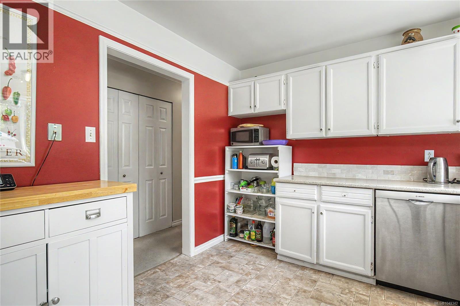 3071 Shamrock Pl Property Photo 10