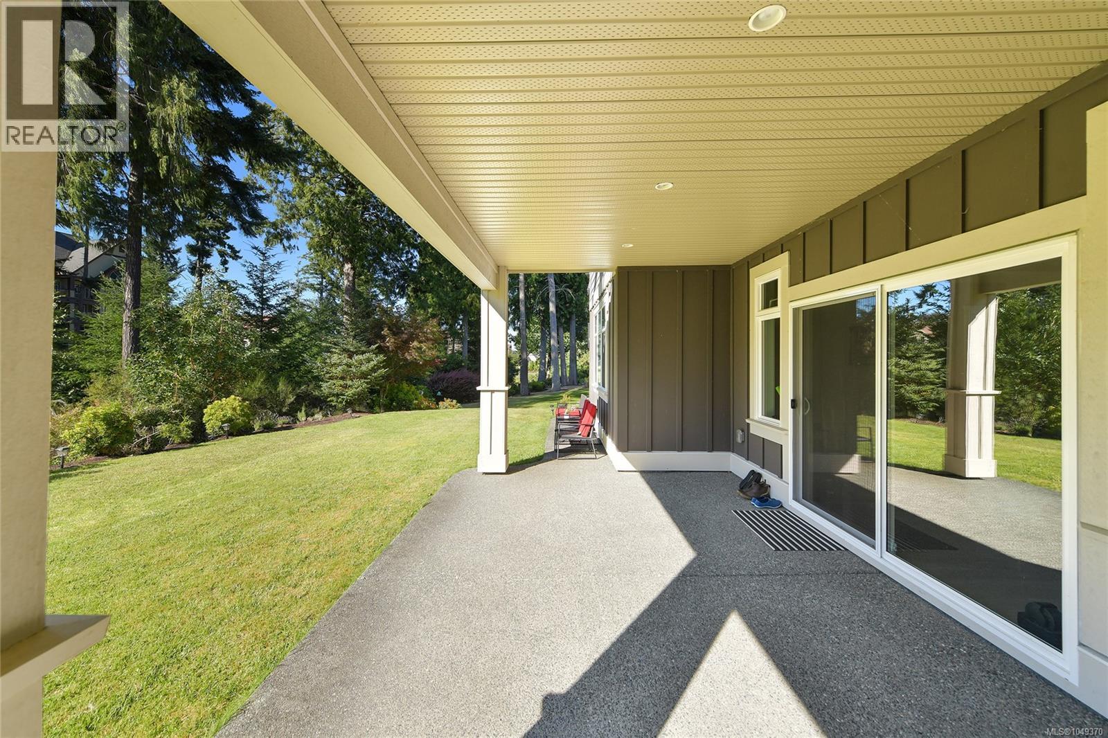 2136 Champions Way Property Photo 30