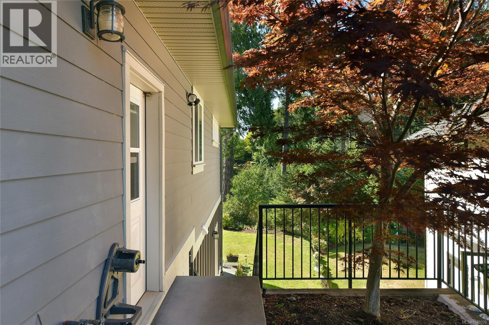 2136 Champions Way Property Photo 41