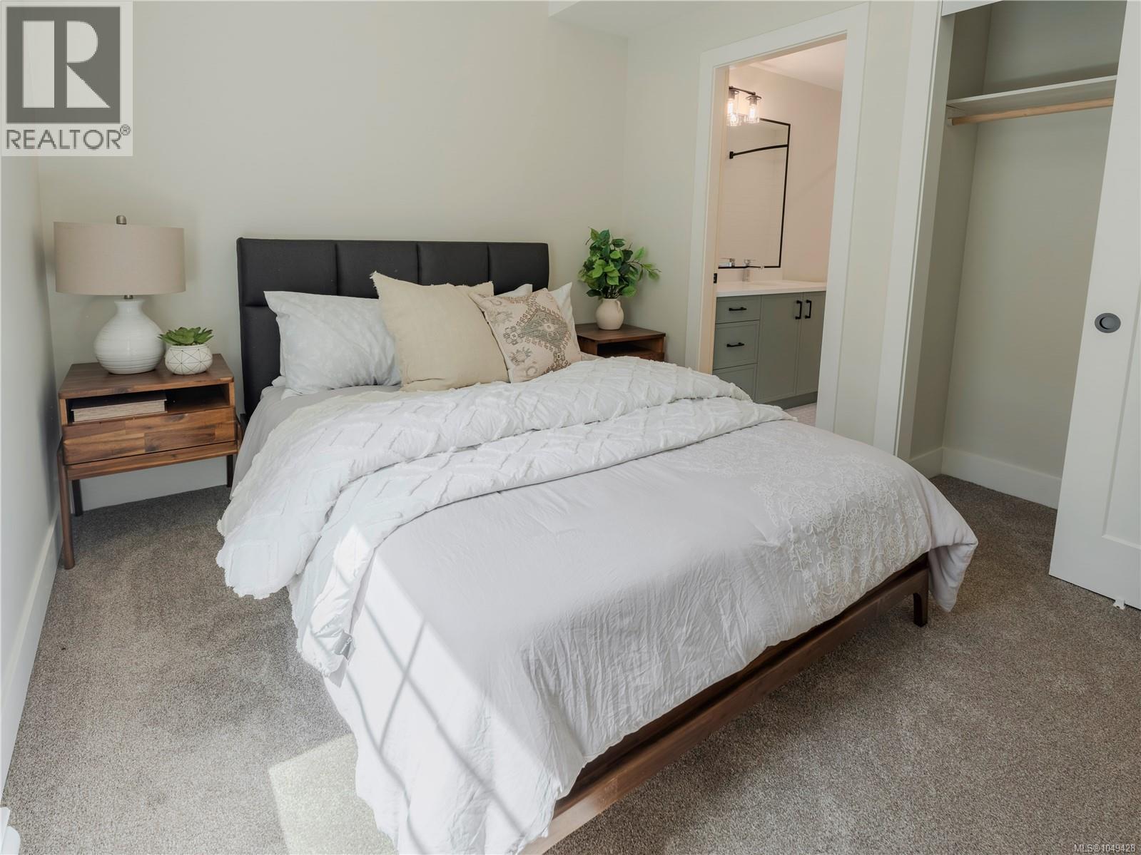4 1830 Allenby St Property Photo 8