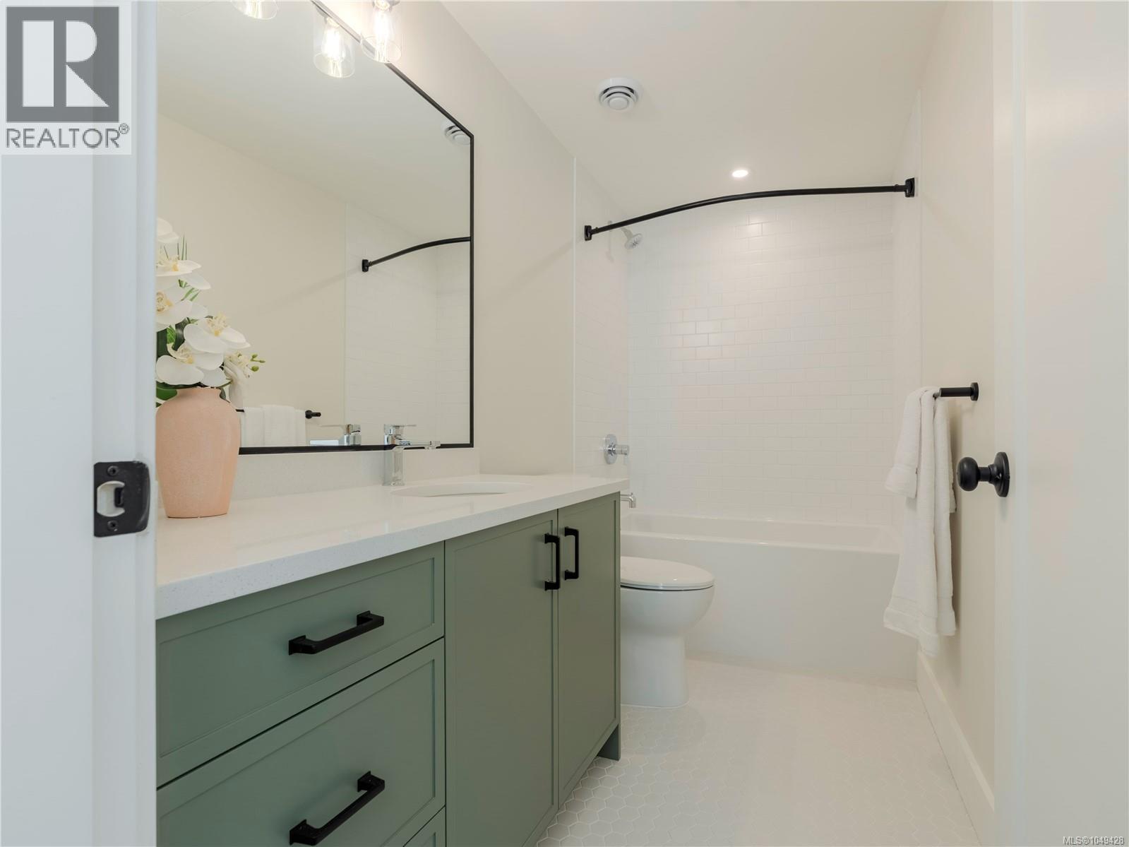 4 1830 Allenby St Property Photo 10