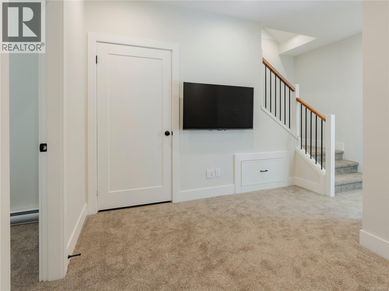 4 1830 Allenby St Property Photo 18