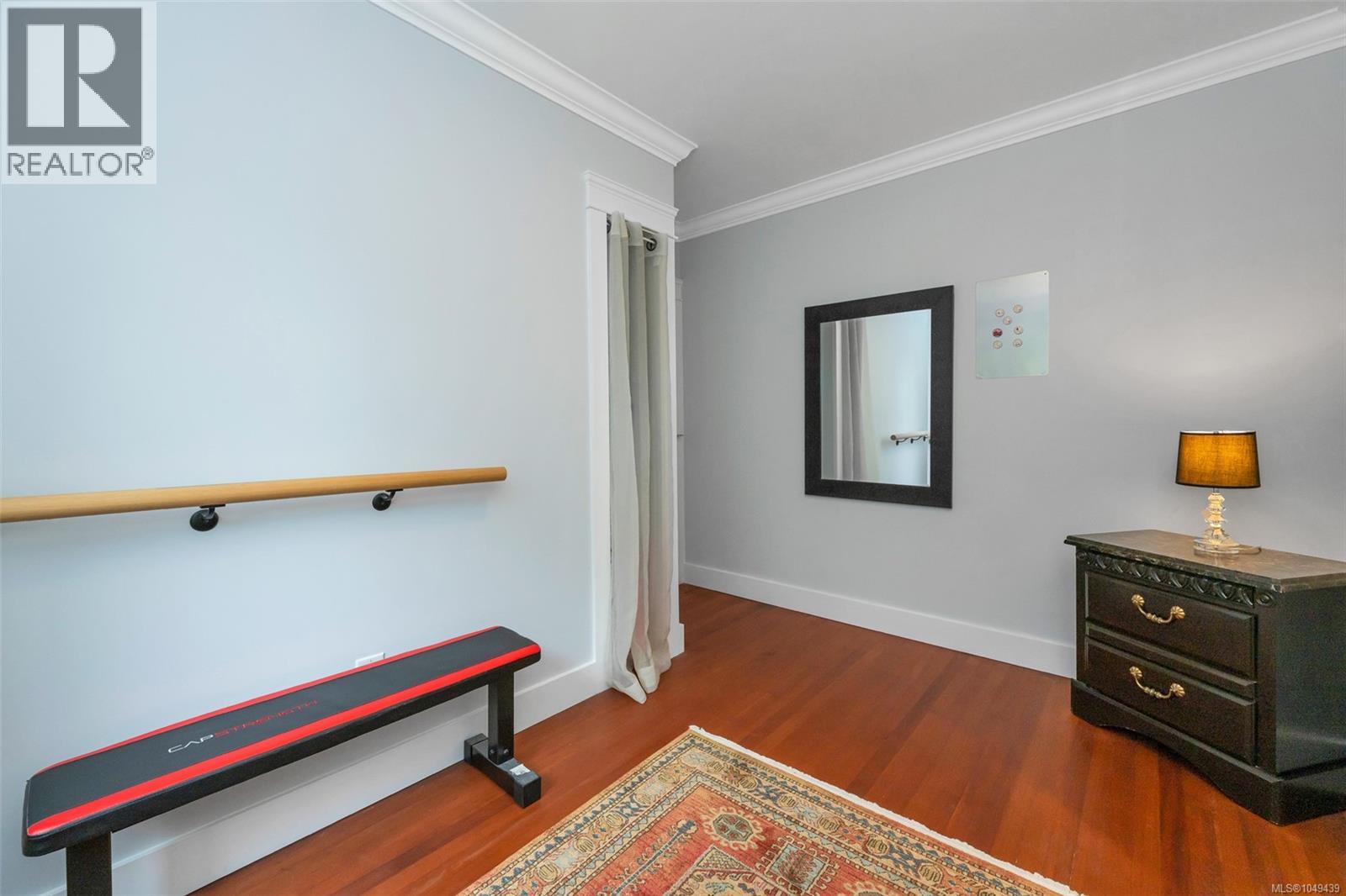 868 Hampshire Rd Property Photo 23