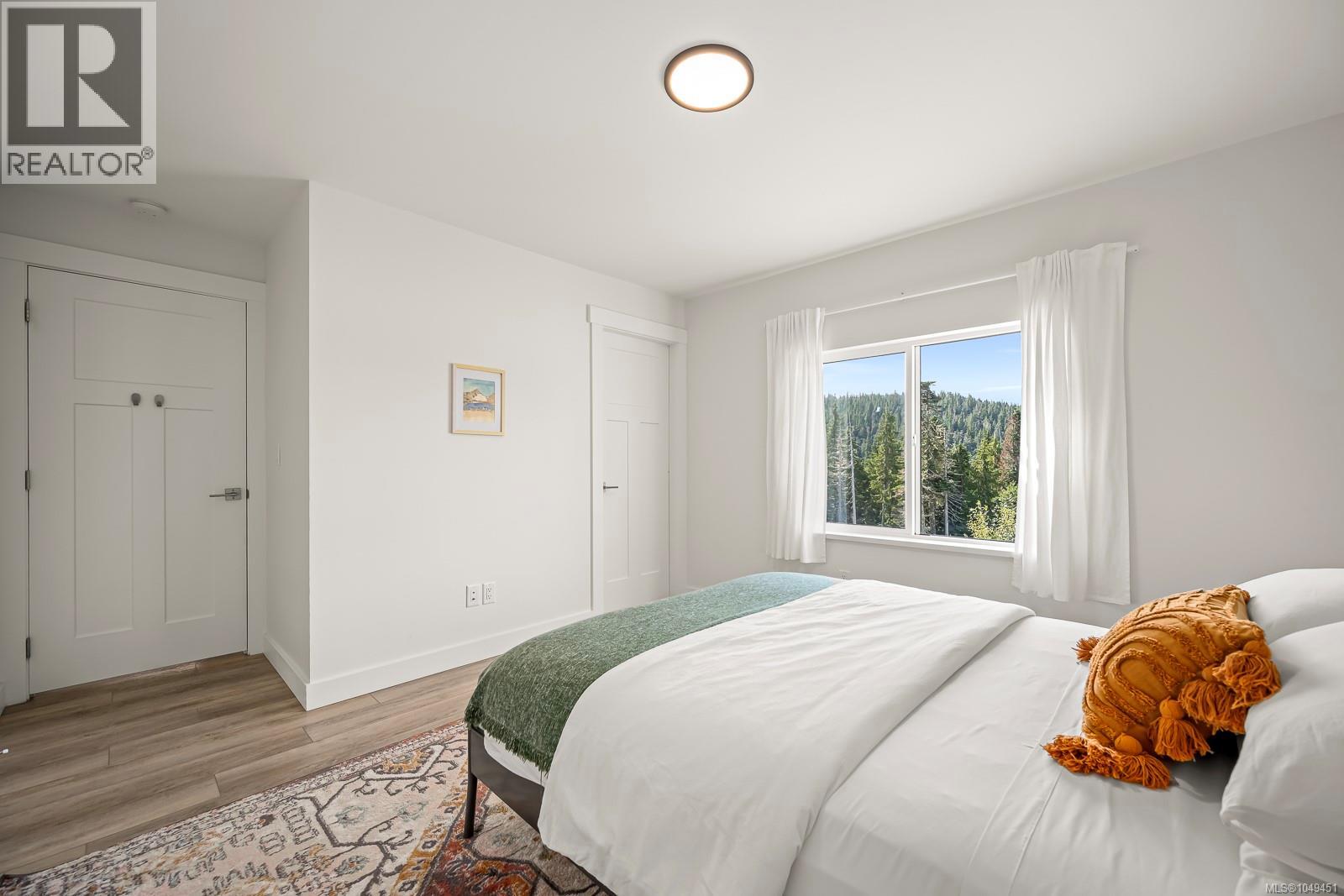 425 Arrowsmith Ridge Property Photo 35