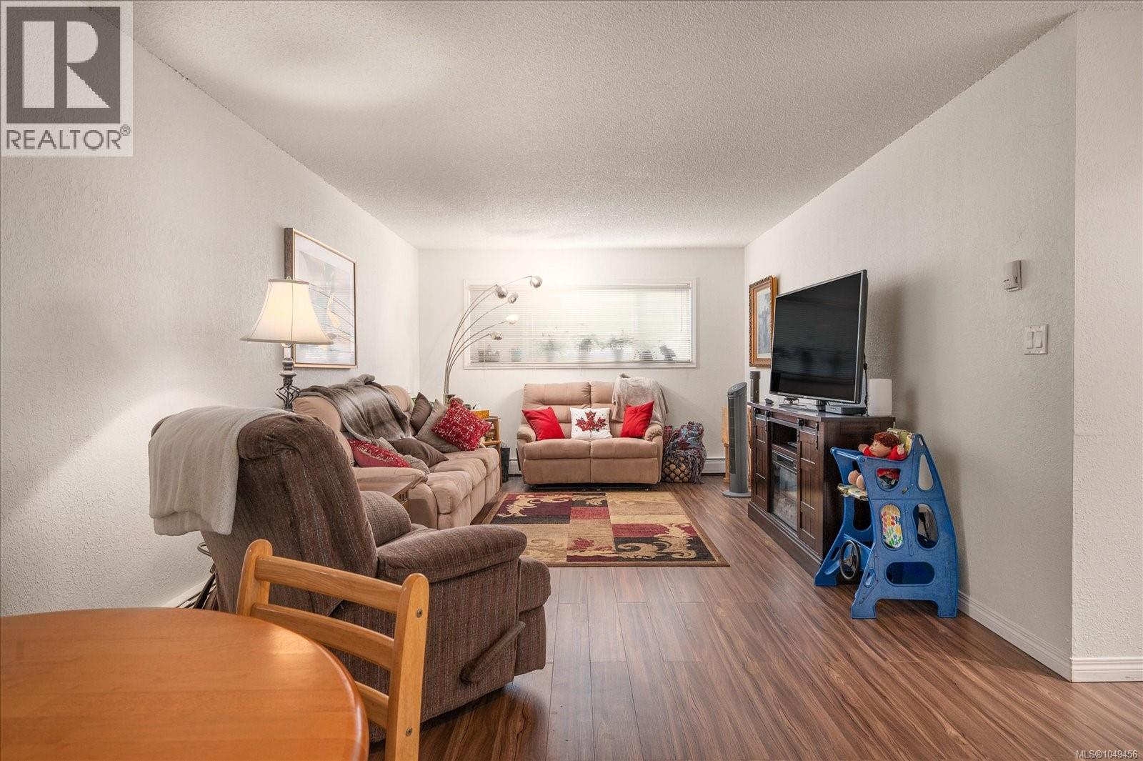 112 218 Bayview Ave Property Photo 4