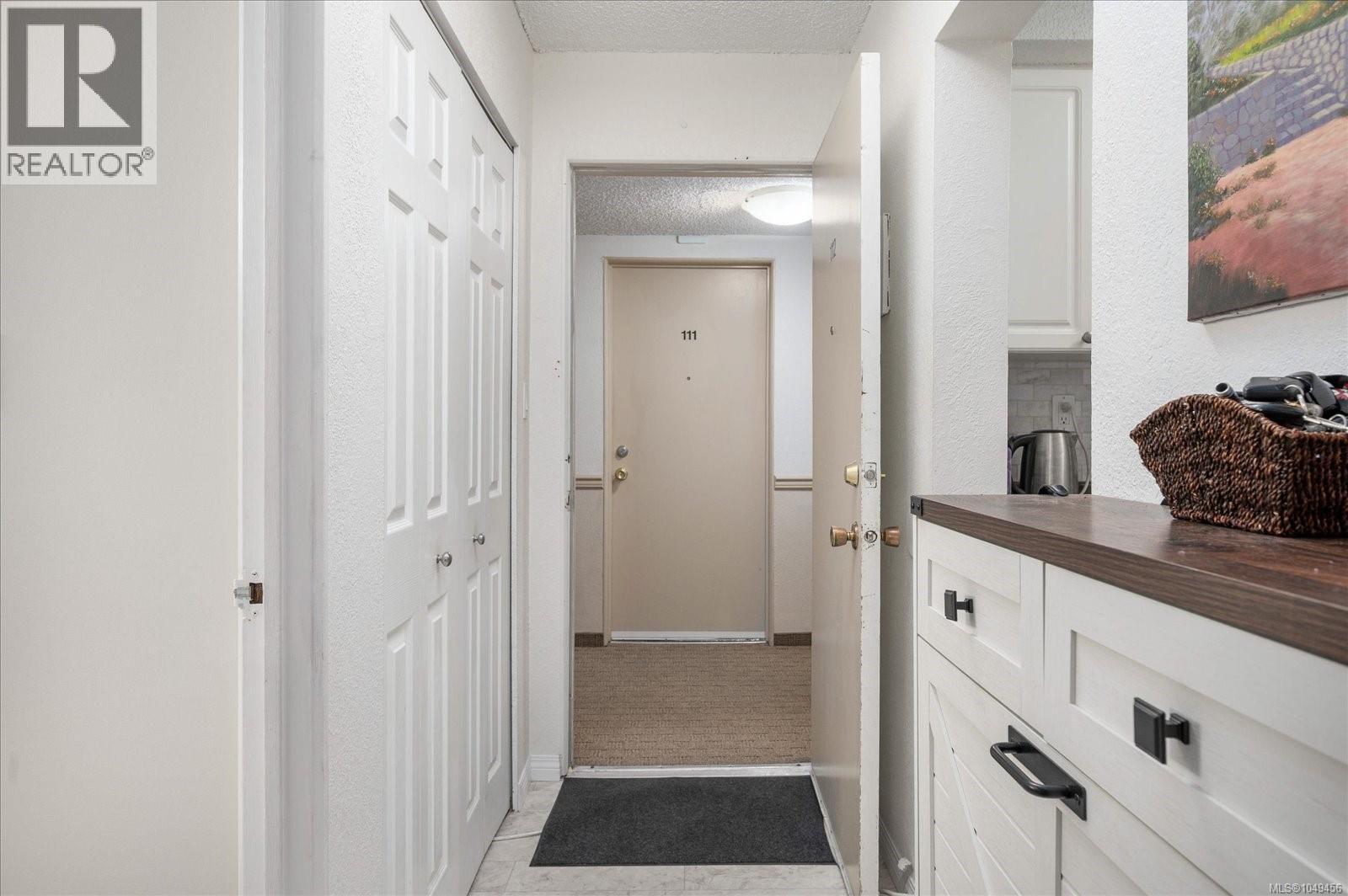112 218 Bayview Ave Property Photo 9