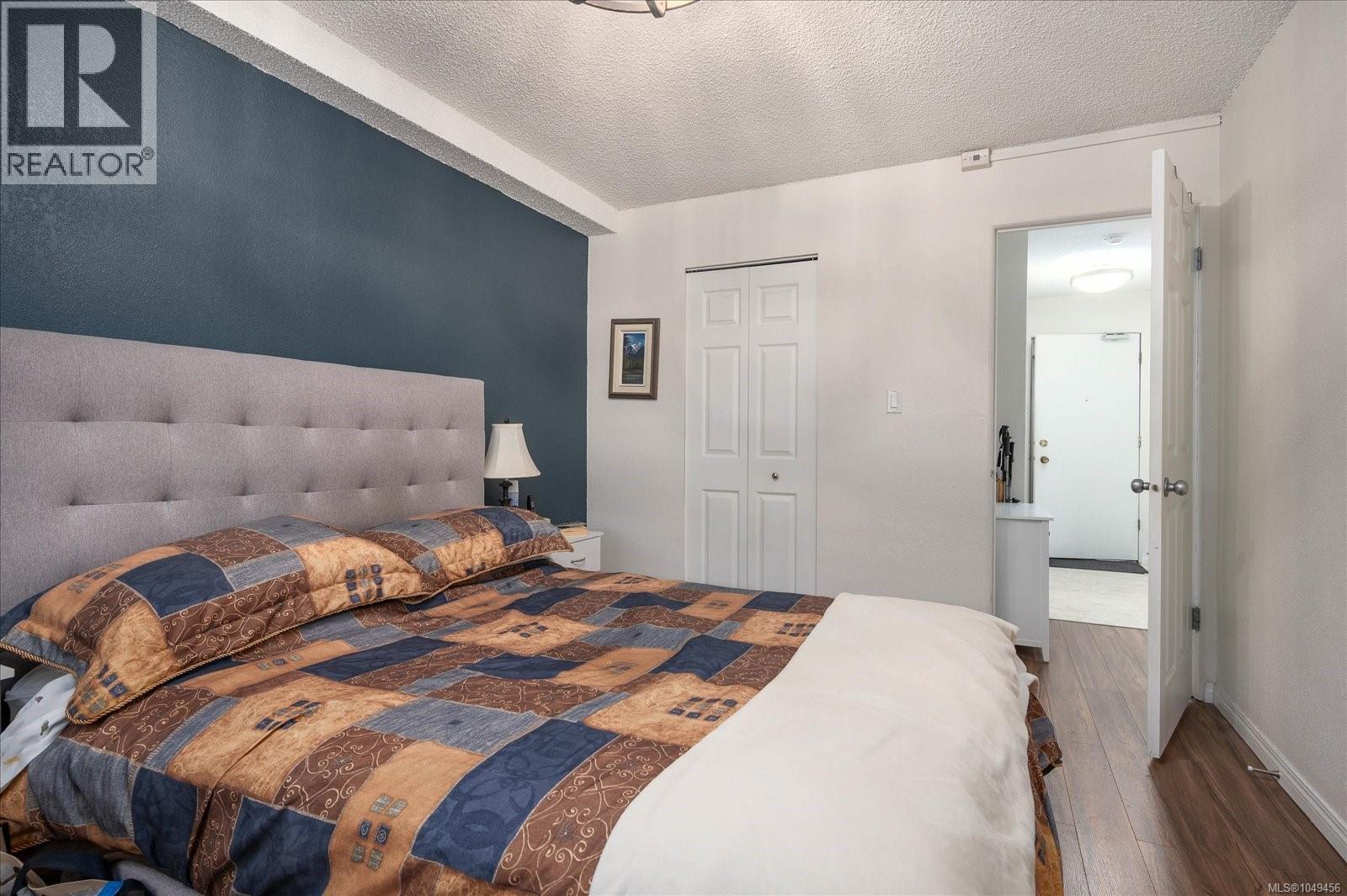 112 218 Bayview Ave Property Photo 13