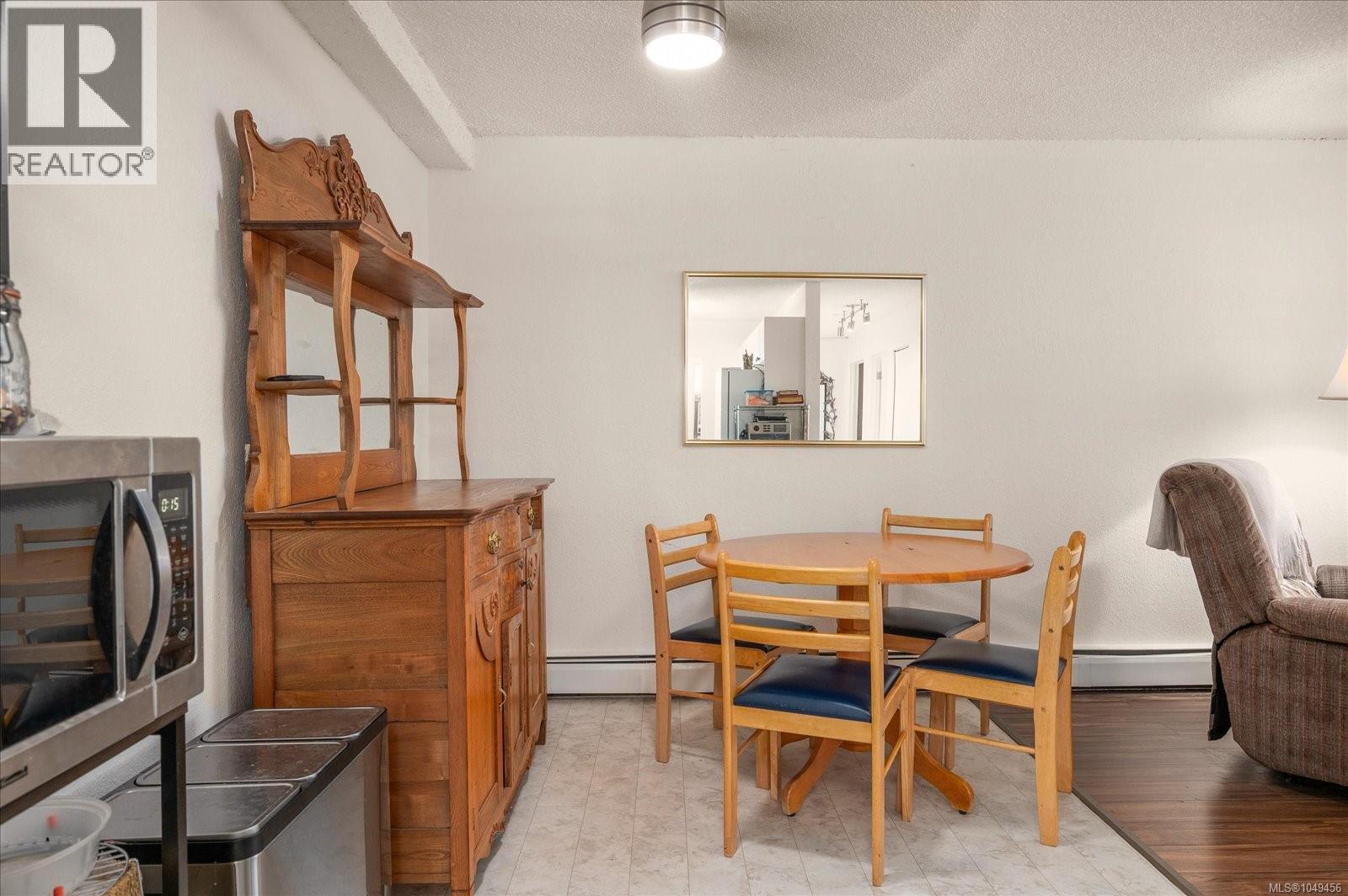 112 218 Bayview Ave Property Photo 17