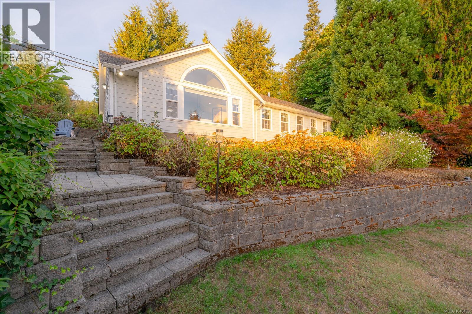 319 Chemainus Rd Property Photo 5