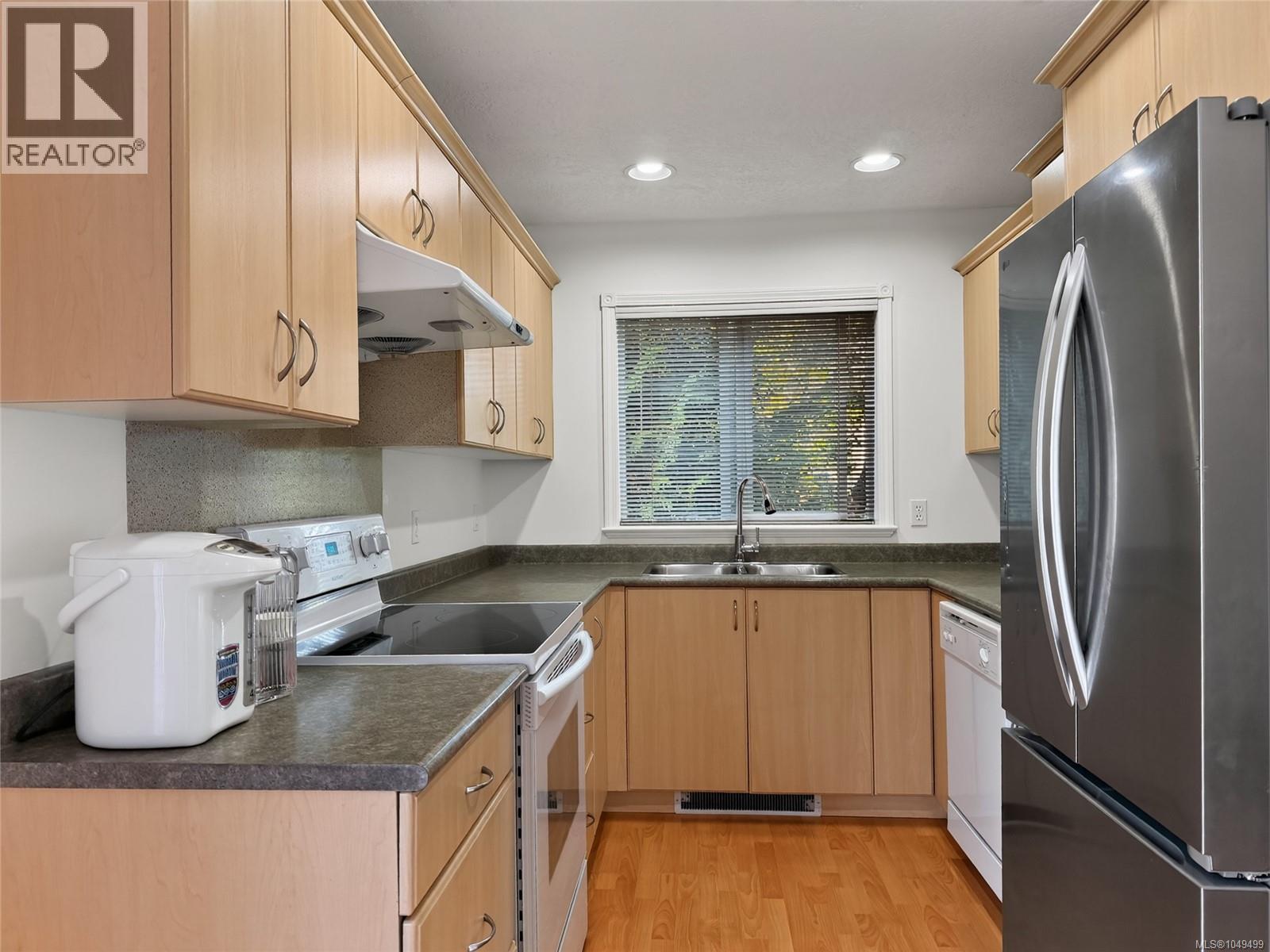 1310 Basil Ave Property Photo 7