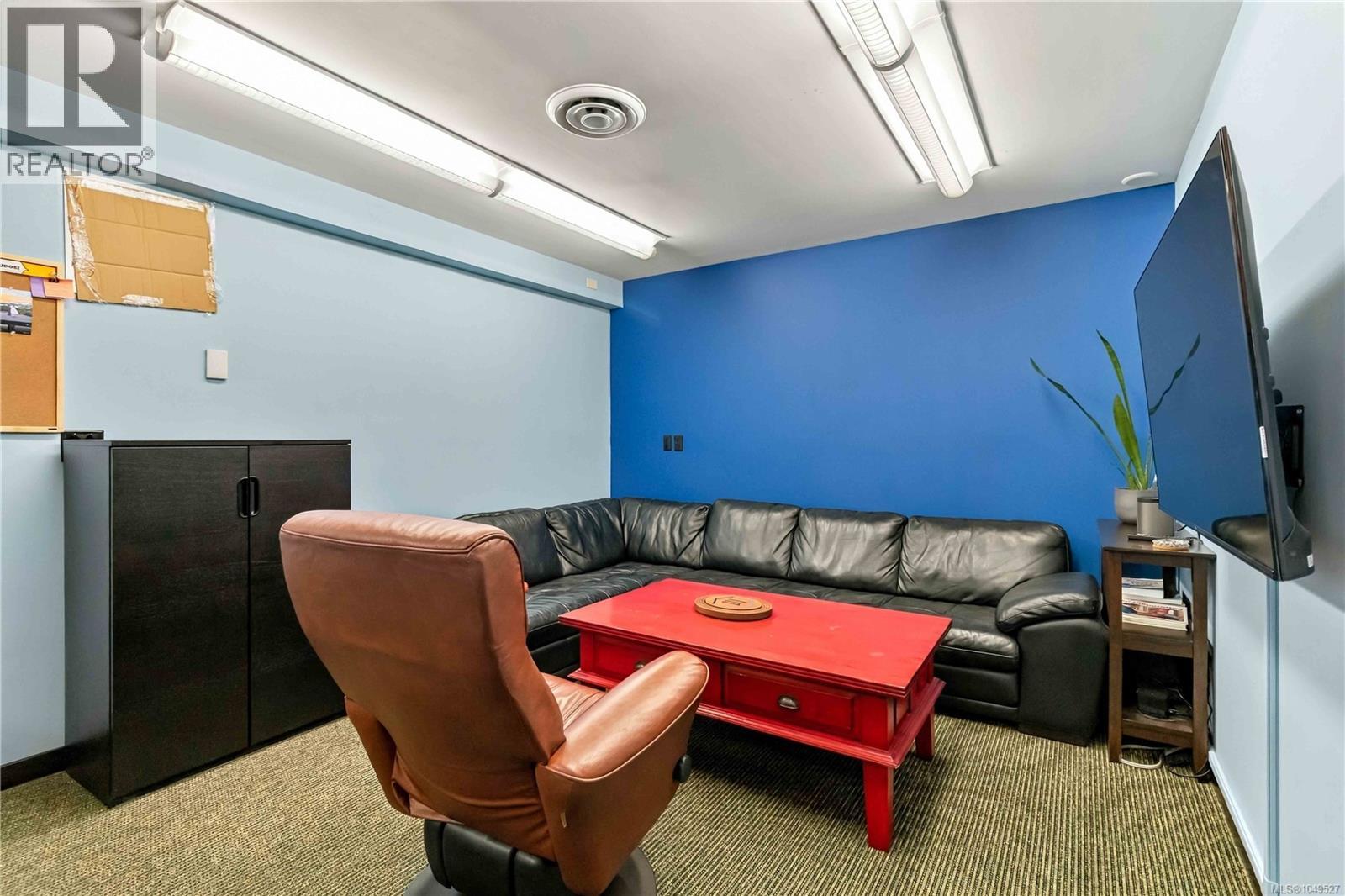120 4252 Commerce Cir Property Photo 6