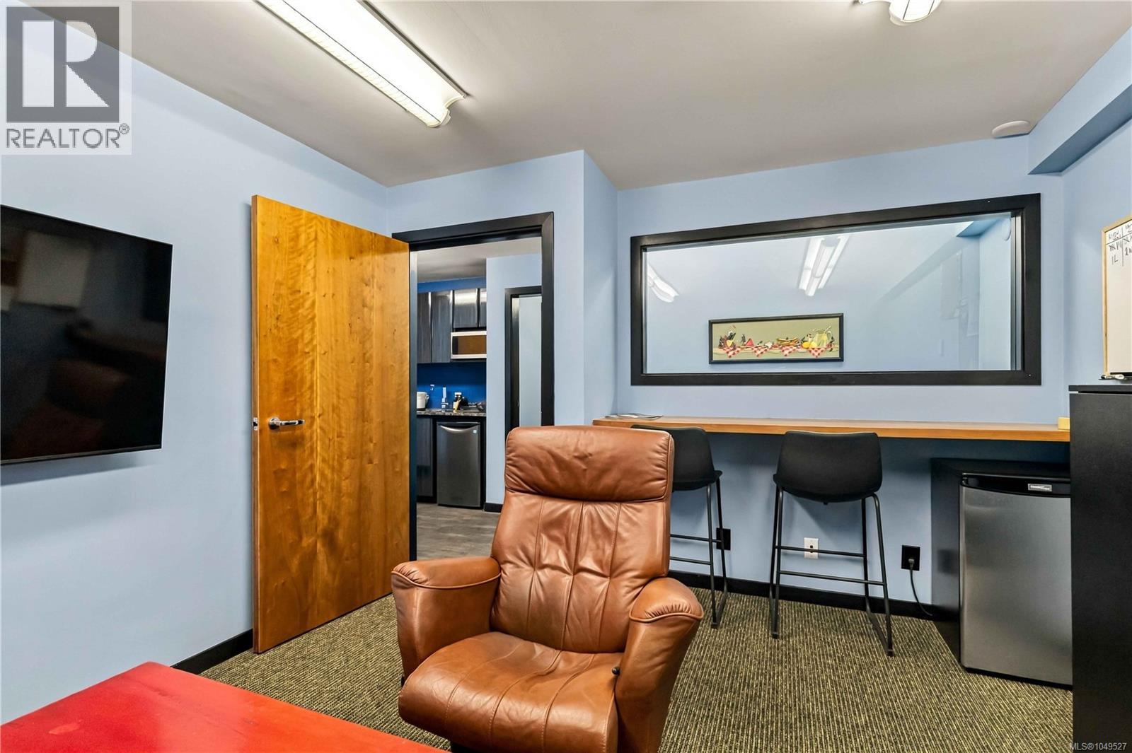 120 4252 Commerce Cir Property Photo 7