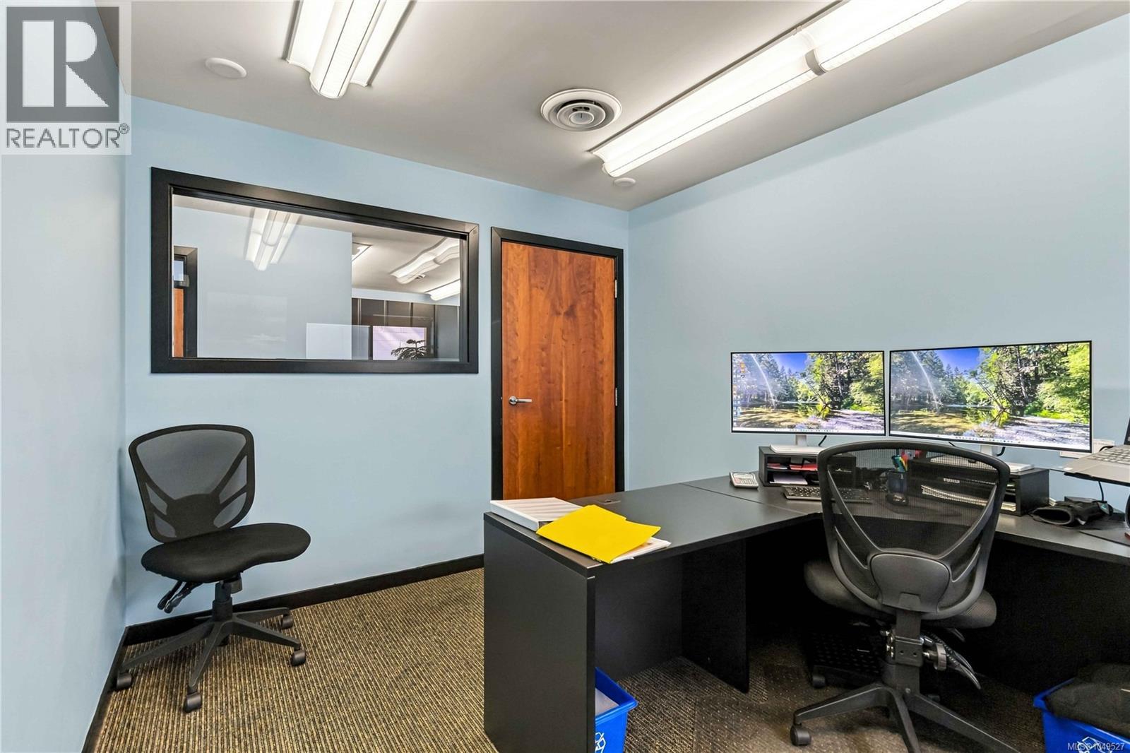120 4252 Commerce Cir Property Photo 16