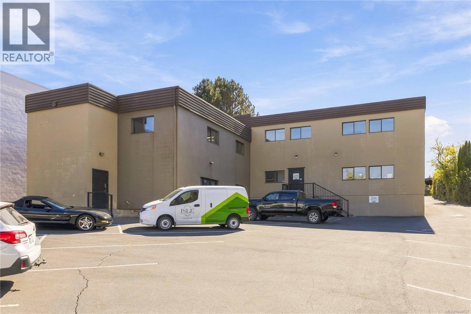 120 4252 Commerce Cir Property Photo 24