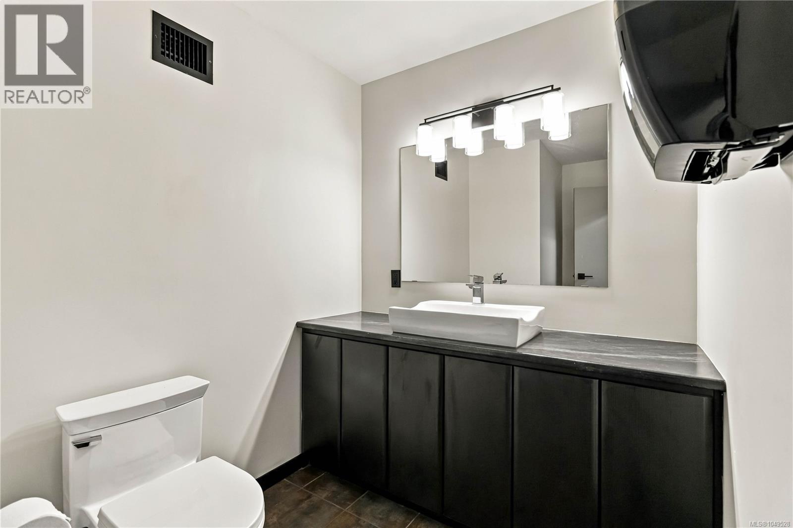 200 4252 Commerce Cir Property Photo 11
