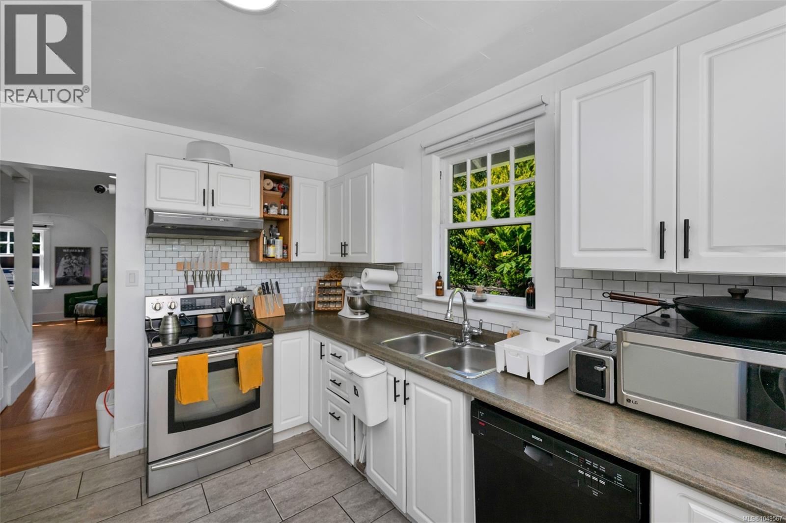 476 Ypres St Property Photo 13