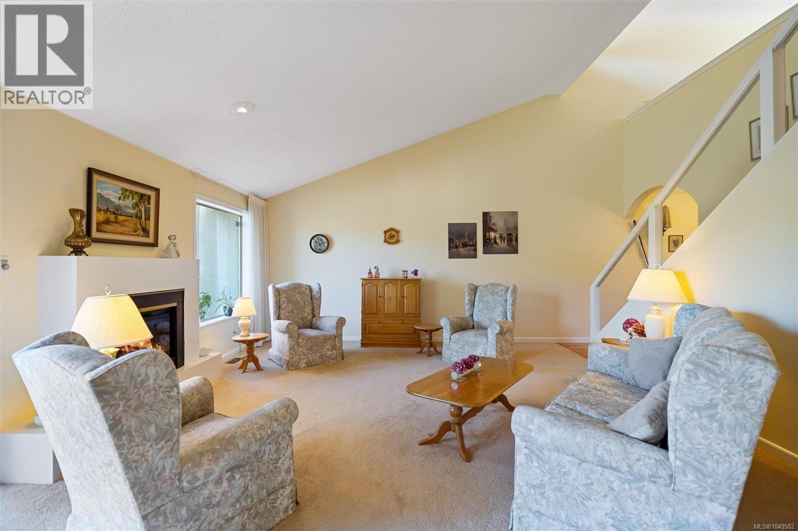 3 4701 Lochside Dr Property Photo 24