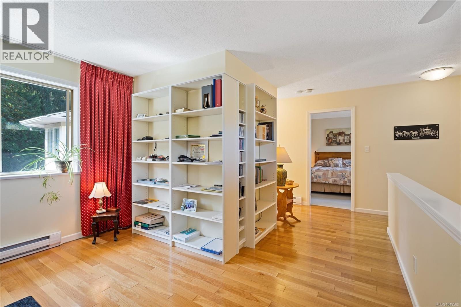 3 4701 Lochside Dr Property Photo 33