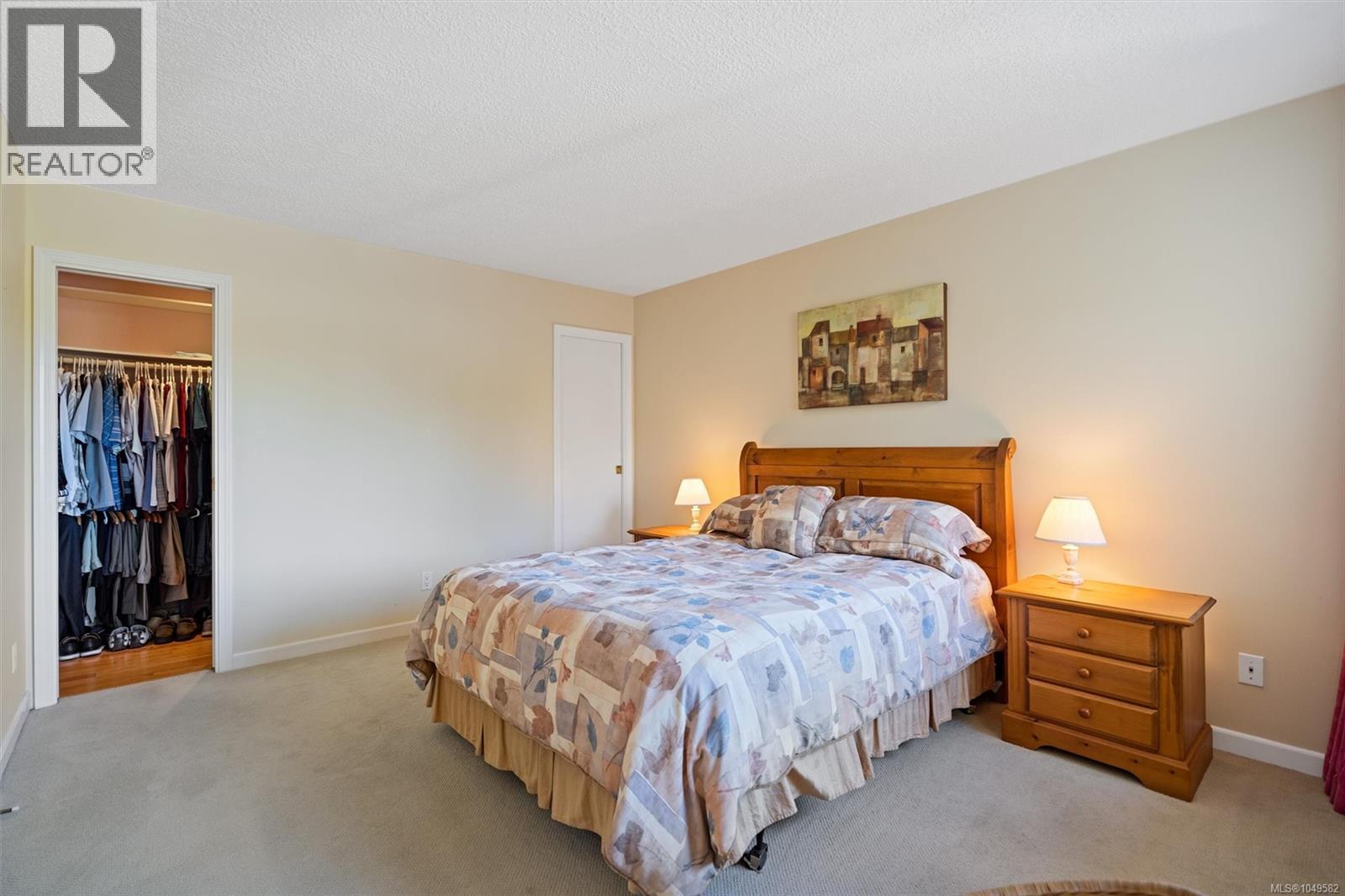 3 4701 Lochside Dr Property Photo 35