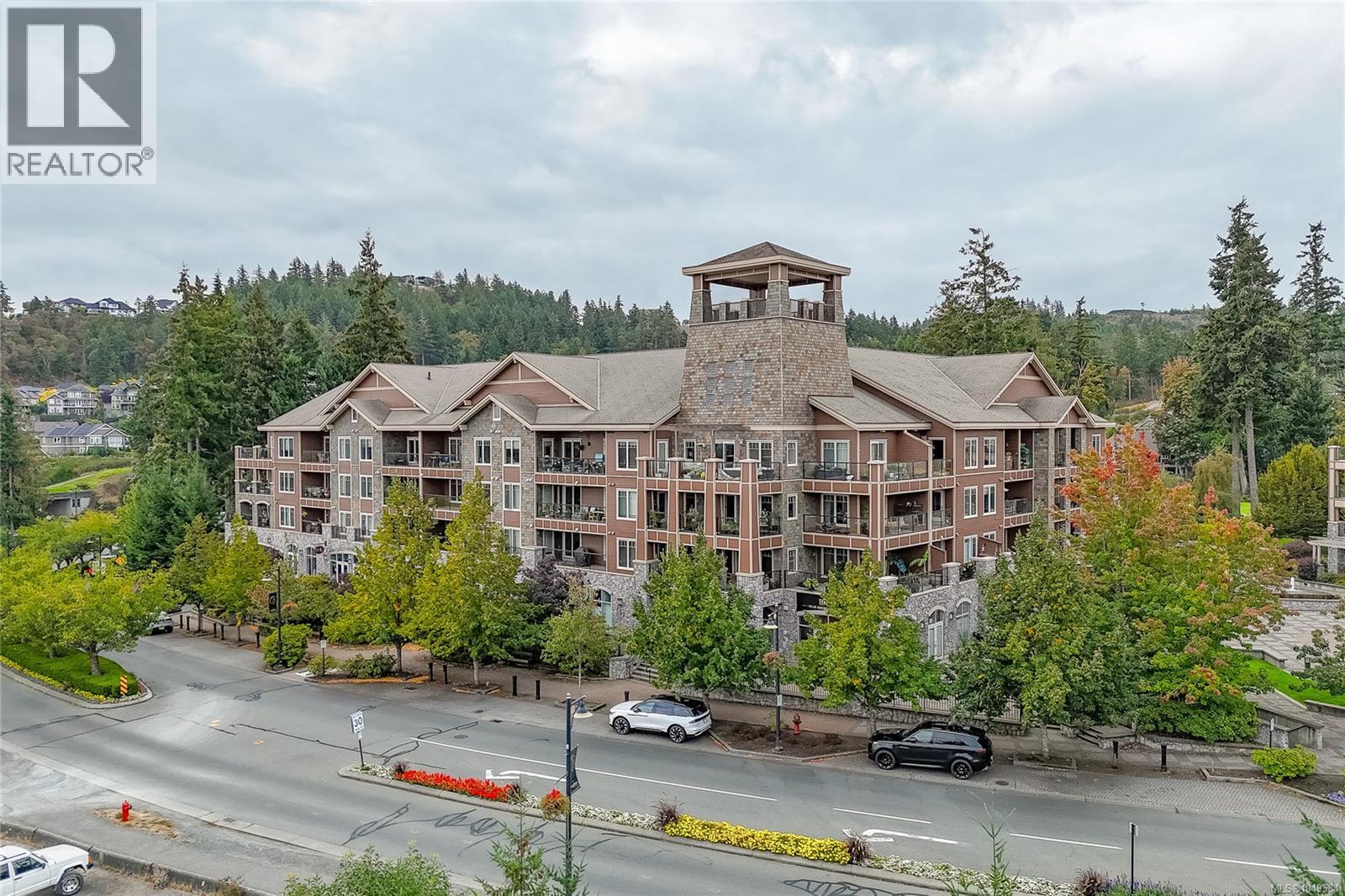 217 1325 Bear Mountain Pkwy Photo de la propriété 1
