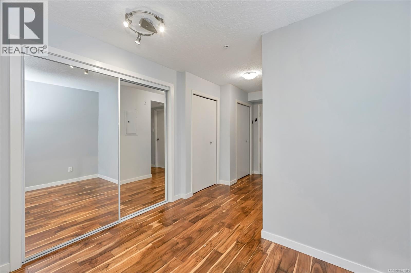106 520 Dunedin St Property Photo 2