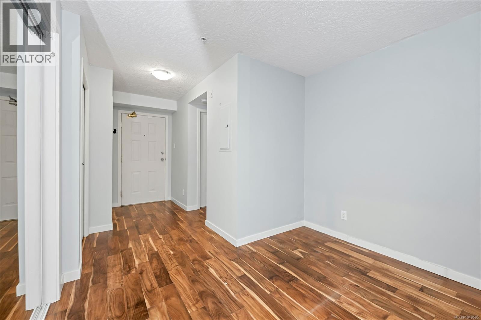 106 520 Dunedin St Property Photo 3