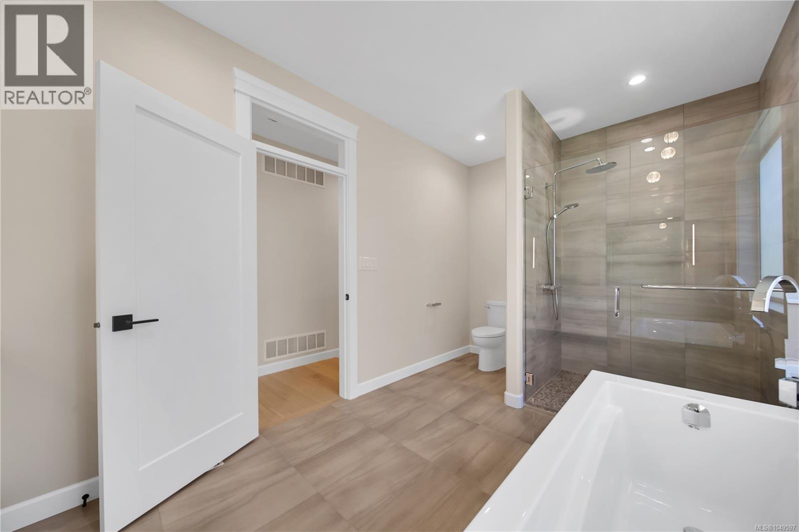 2780 Burde St Property Photo 44