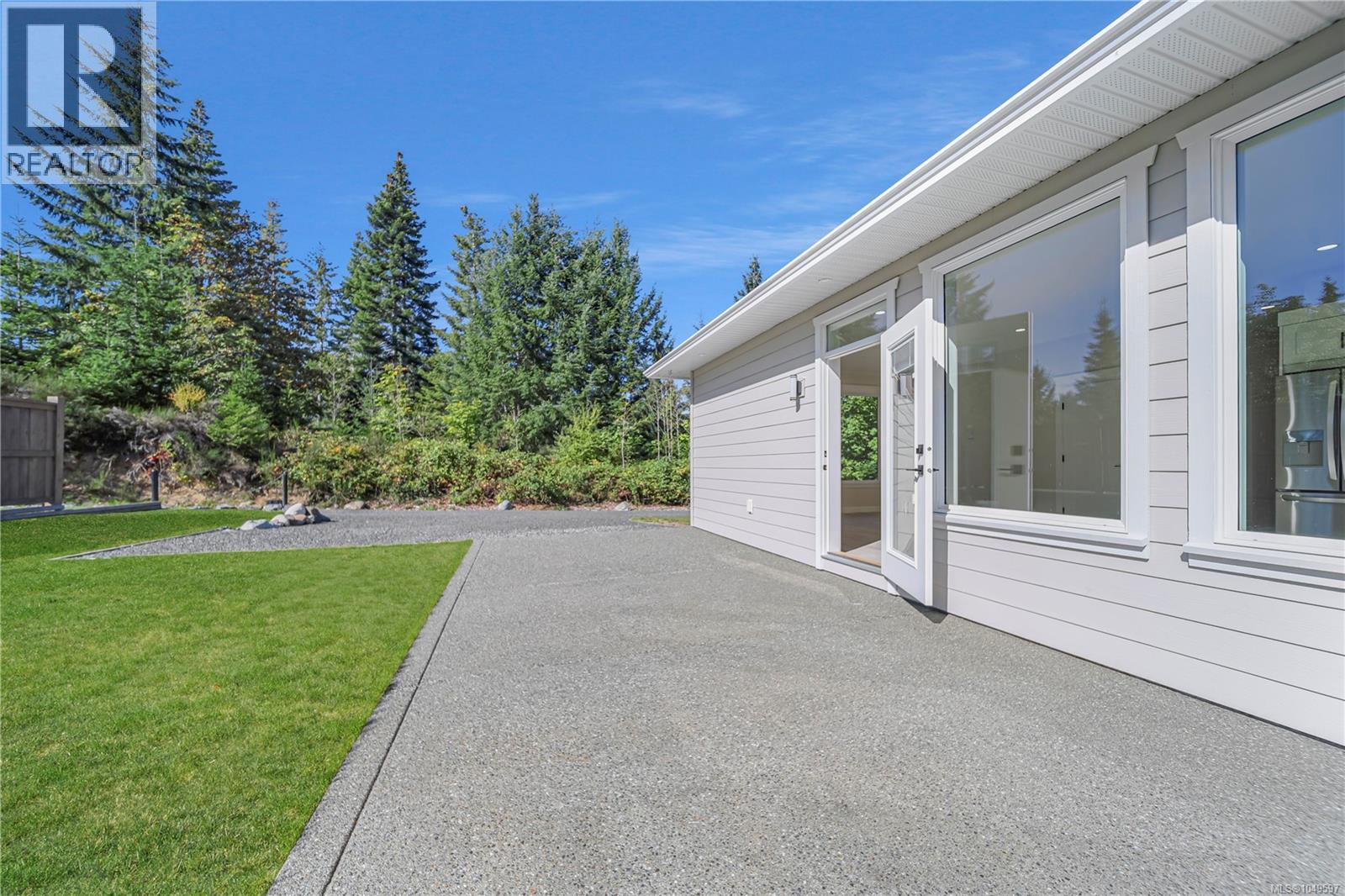 2780 Burde St Property Photo 46