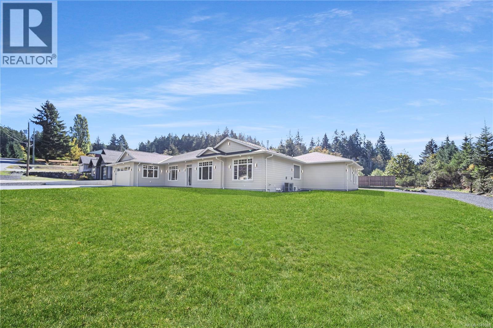 2780 Burde St Property Photo 63