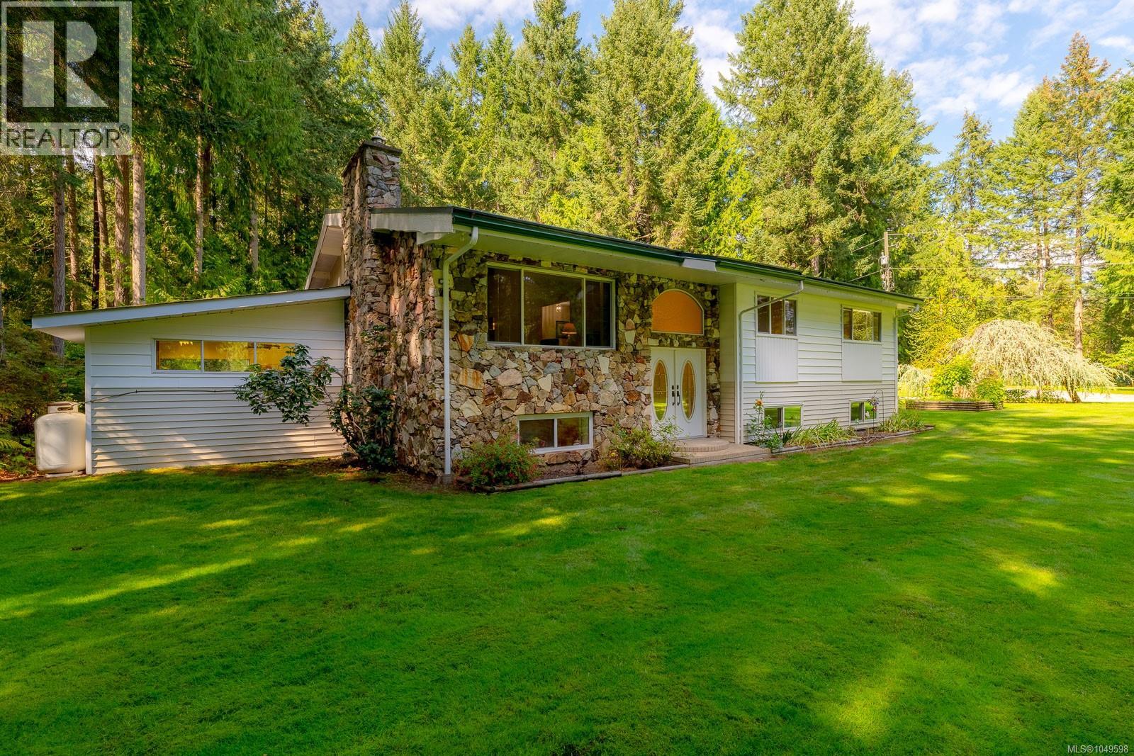1115 Chapman Rd Property Photo 1